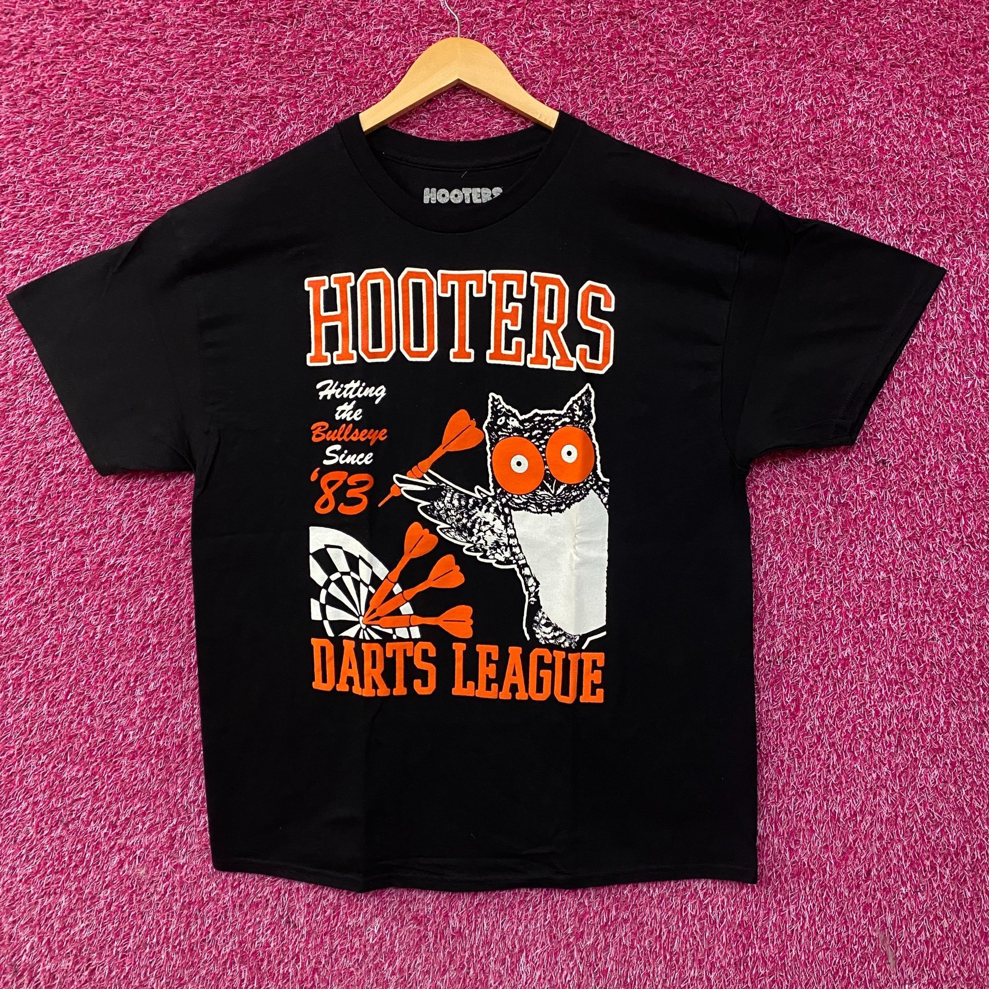 Ripple Junction Hooters Darts League Hitting the Bullseye Since '83 Graphic Size US XL / EU 56 / 4 - 1 Thumbnail