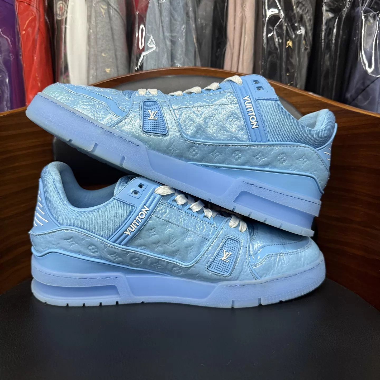 Louis Vuitton LV Trainer Blue Embossed Monogram Blue Art Gallery 8/42 Size US 9 / EU 42 - 7 Thumbnail