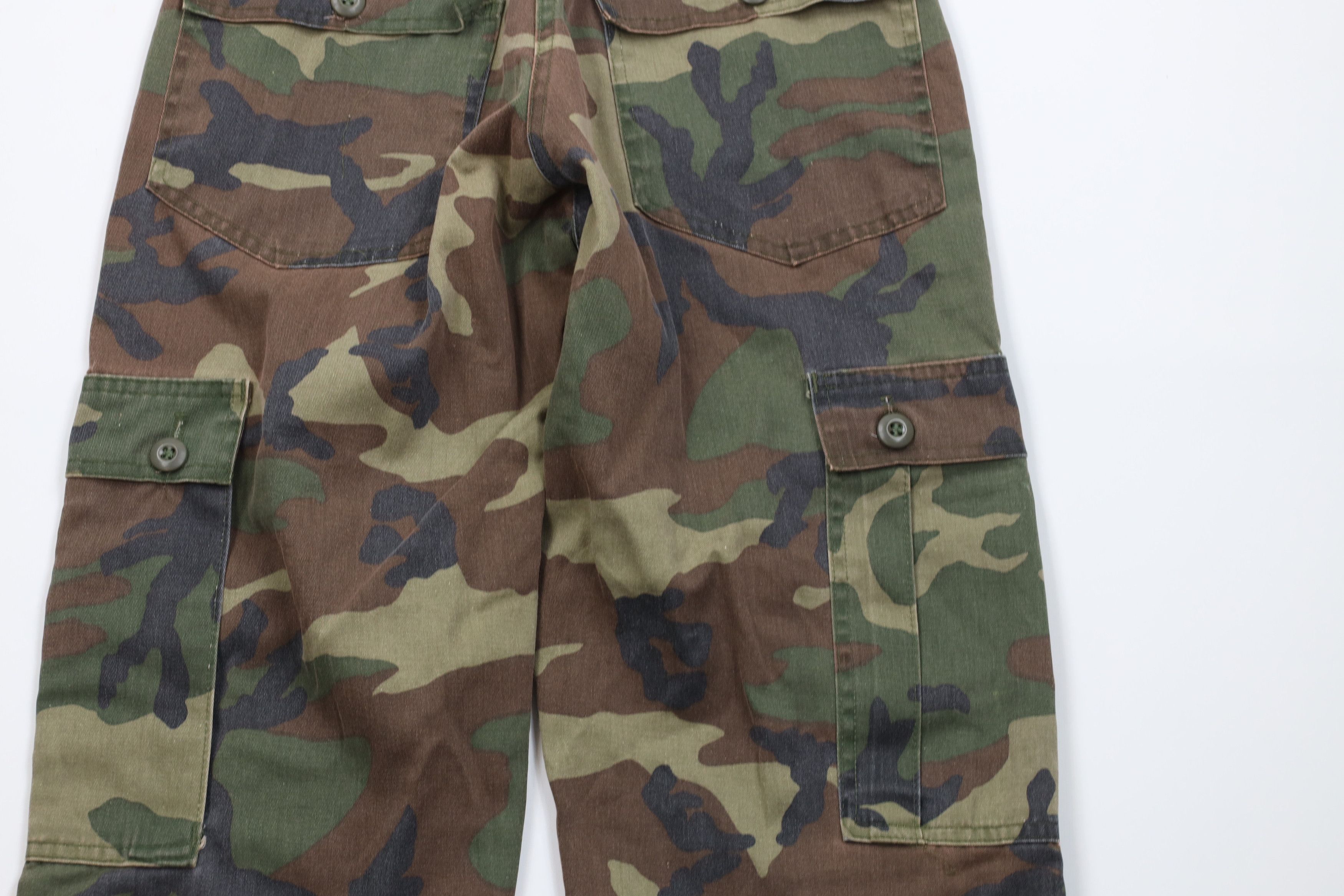Vintage Vintage 70s Streetwear Camouflage Utility Cargo Pants USA Size US 29 - 13 Thumbnail