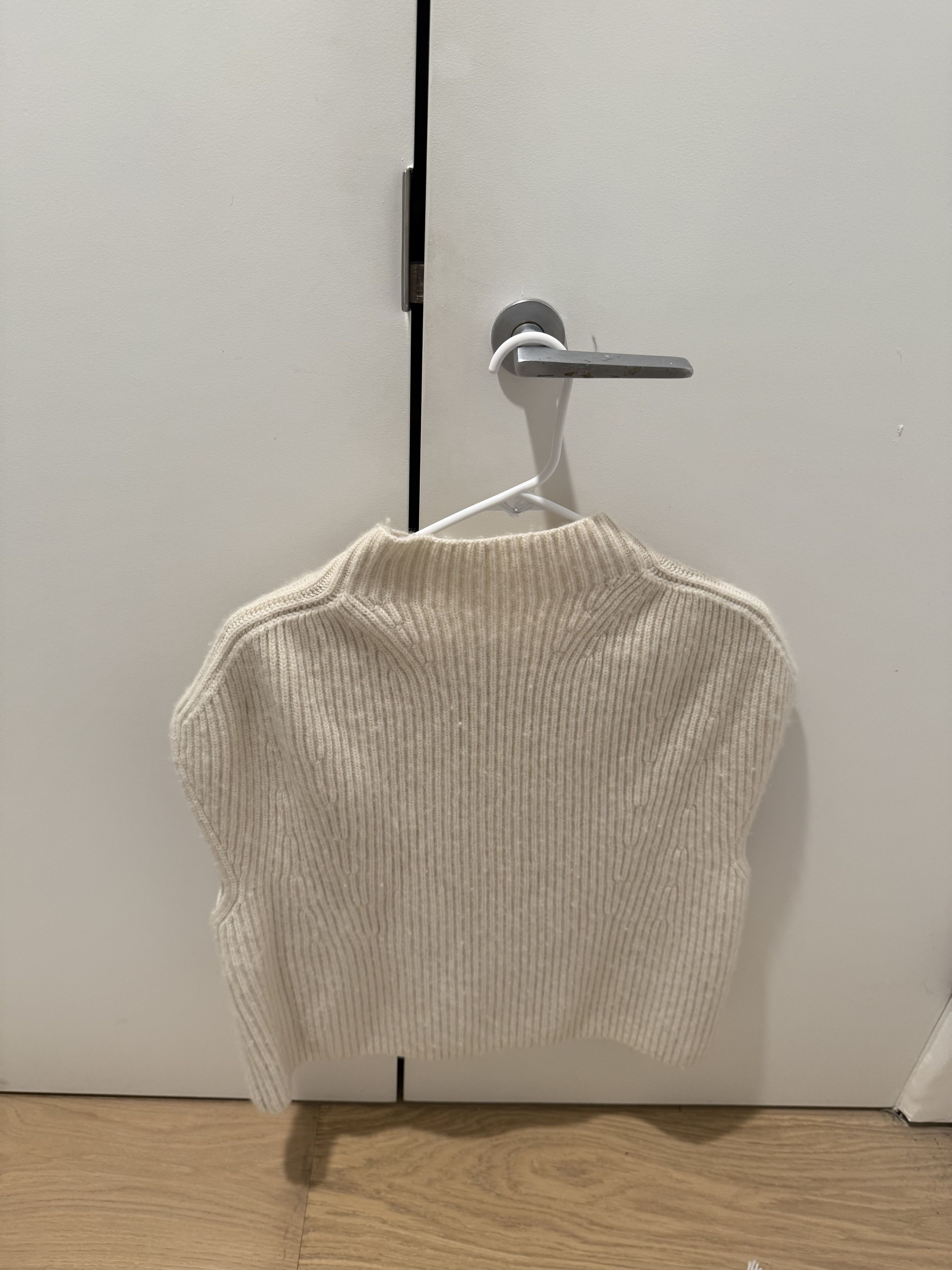 Banana Republic Sleeveless Sweater Size US L / EU 52-54 / 3 - 2 Thumbnail