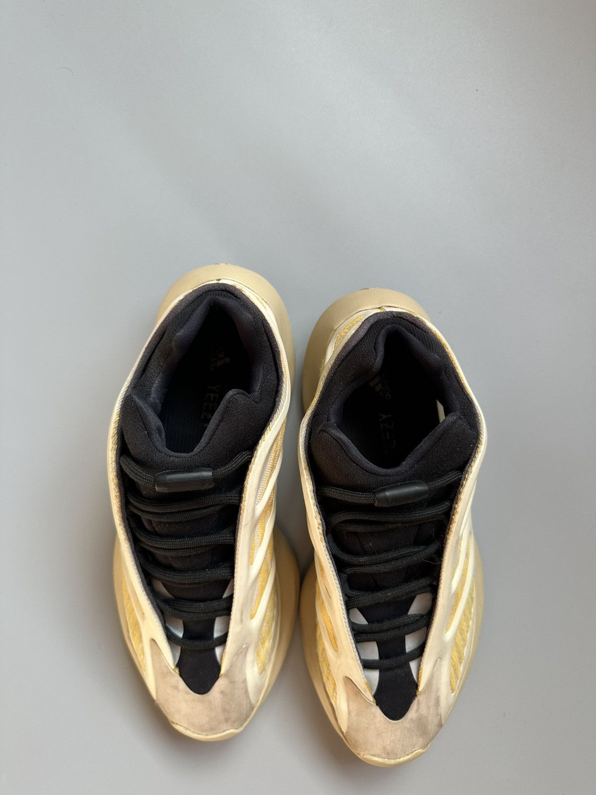 Adidas × Kanye West Adidas YEEZY 700 V3 Safflower Size 7,5 US Size US 7.5 / EU 40-41 - 7 Thumbnail