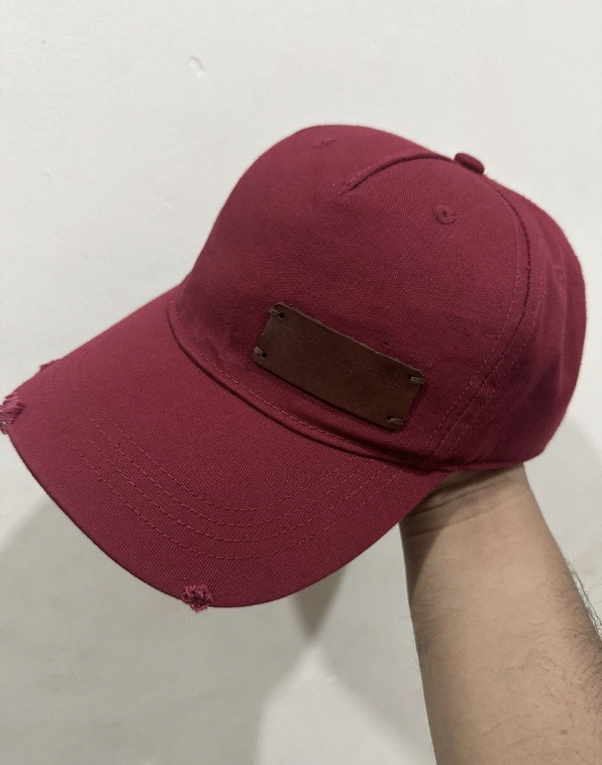 Dsquared2 VTG Dsquared2 Distress Baseball Hat Size ONE SIZE - 1 Thumbnail