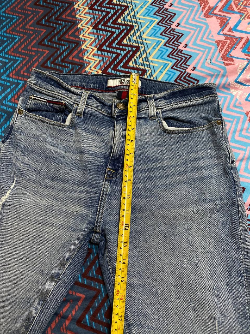 Tommy Hilfiger × Vintage Vintage 90s Tommy Hilfiger distressed relaxed fit jeans Size 30" / US 8 / IT 44 - 18 Thumbnail