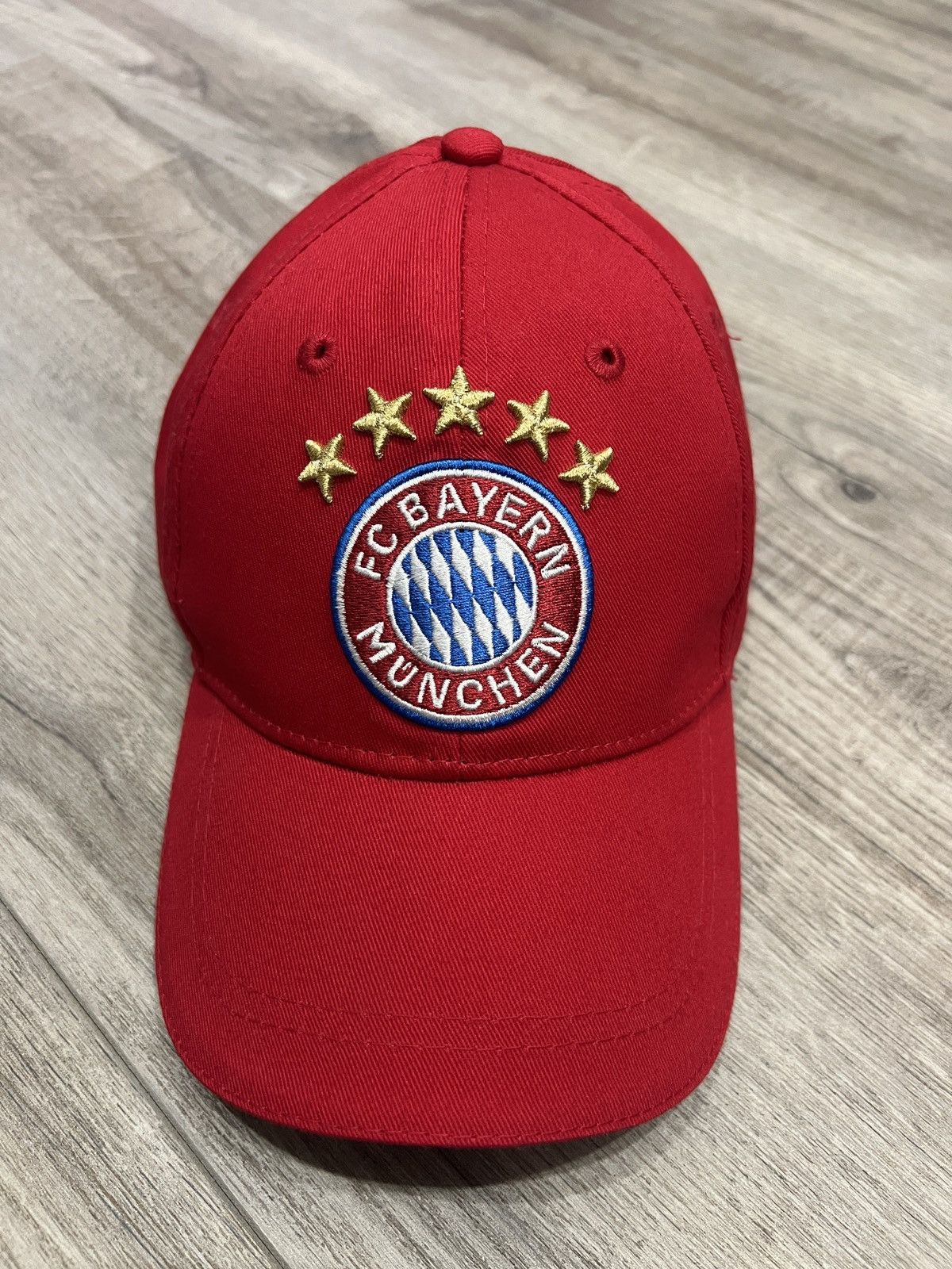 Vintage Fc Bayern cap Red with large logo One Size Size ONE SIZE - 1 Thumbnail
