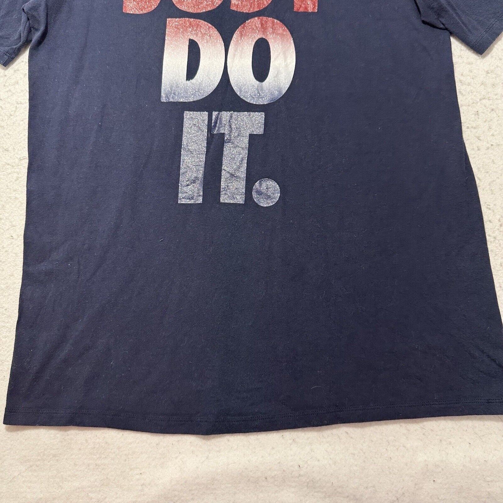 Nike Nike Large Athletic Cut Glitter Just Do It Graphic T Shirt Size US L / EU 52-54 / 3 - 6 Thumbnail