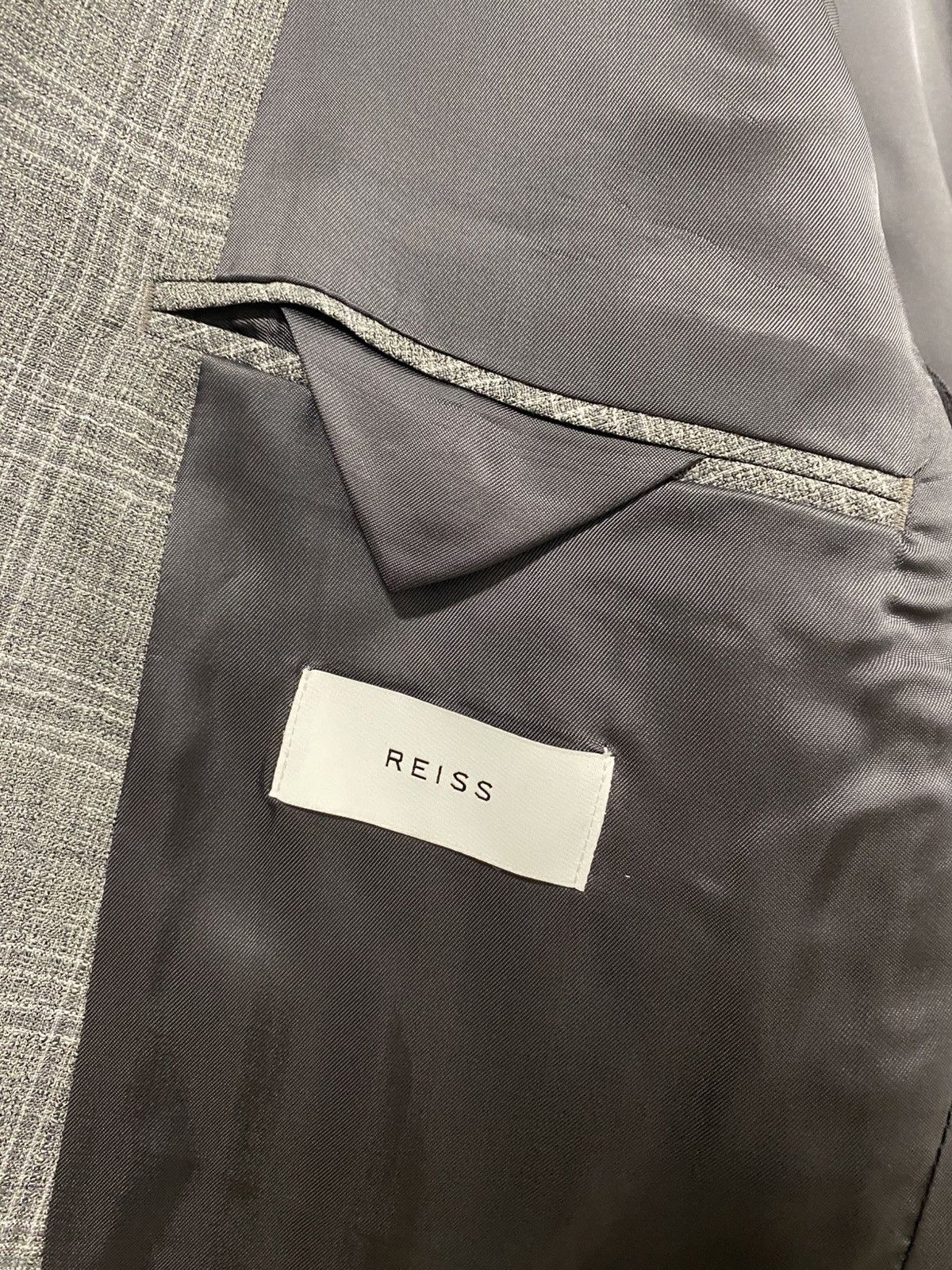 Reiss Reiss Three-piece Grey Checkered Wool Suit Size: 42R Size 42R - 7 Thumbnail