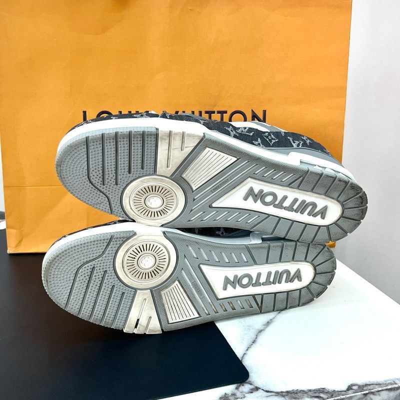 Louis Vuitton Louis Vuitton Low-Top Trainer Sneakers in Gray -2508 Size US 14 / EU 47 - 1 Thumbnail