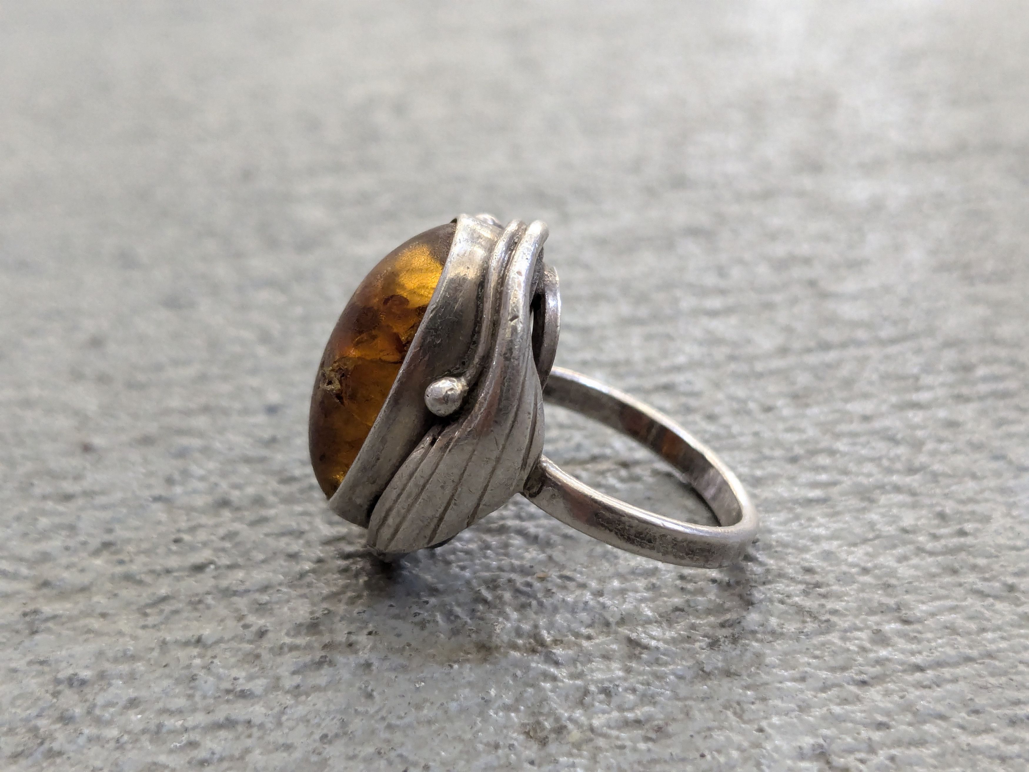 Jewelry Vintage Sterling Silver Ring Amber Oval Baltic Leaf 5 Size ONE SIZE - 4 Thumbnail