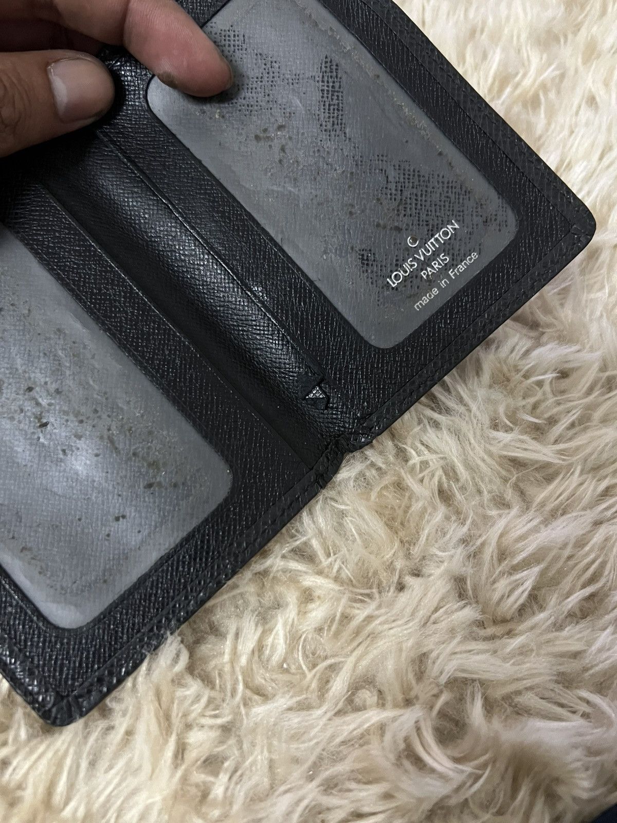 Louis Vuitton Authentic vintage Louis Vuitton Taiga Card Holder Size ONE SIZE - 7 Thumbnail
