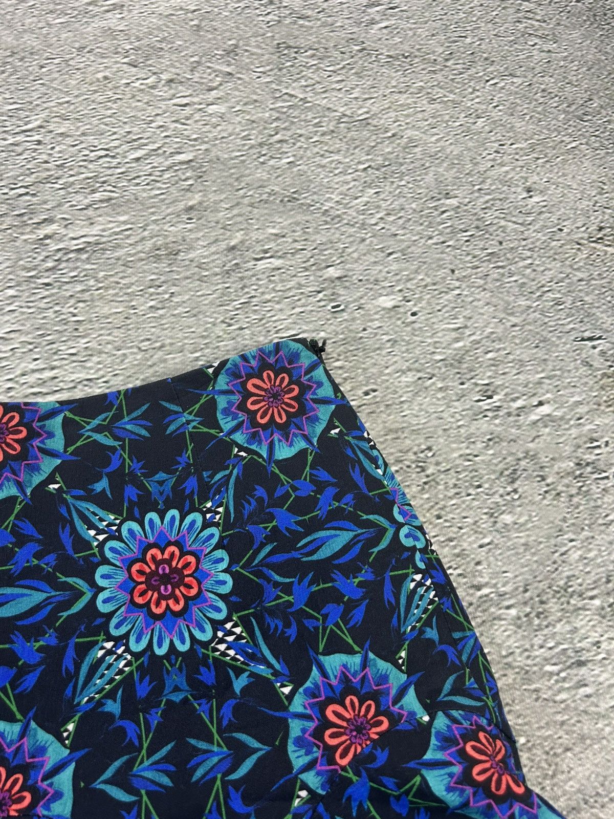 Matthew Williamson Matthew Williams skirt floral Size 27" / US 4 / IT 40 - 2 Thumbnail