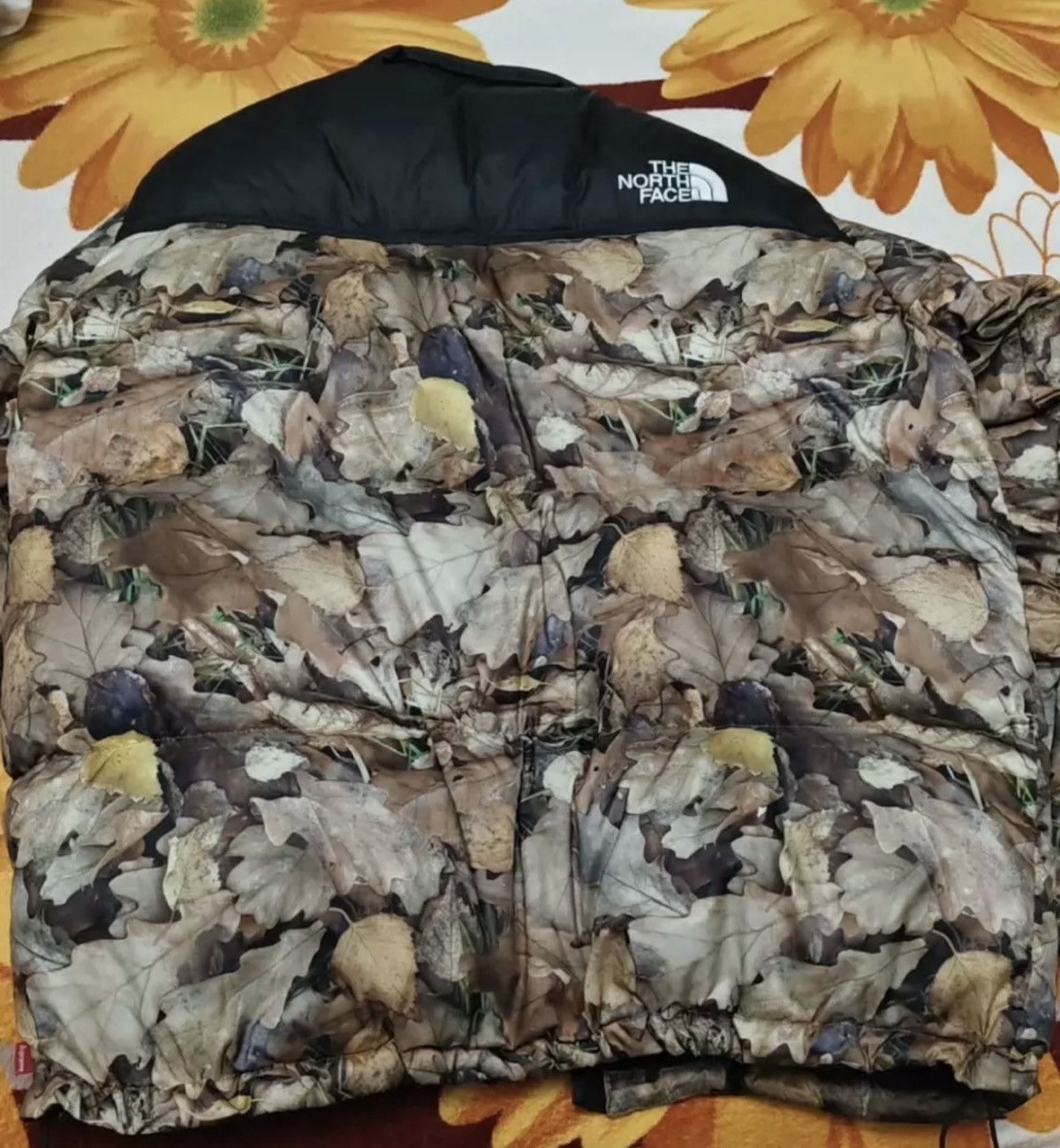 Supreme × The North Face Supreme tnf the north face leaves nuptse Jacket Size US XL / EU 56 / 4 - 2 Thumbnail
