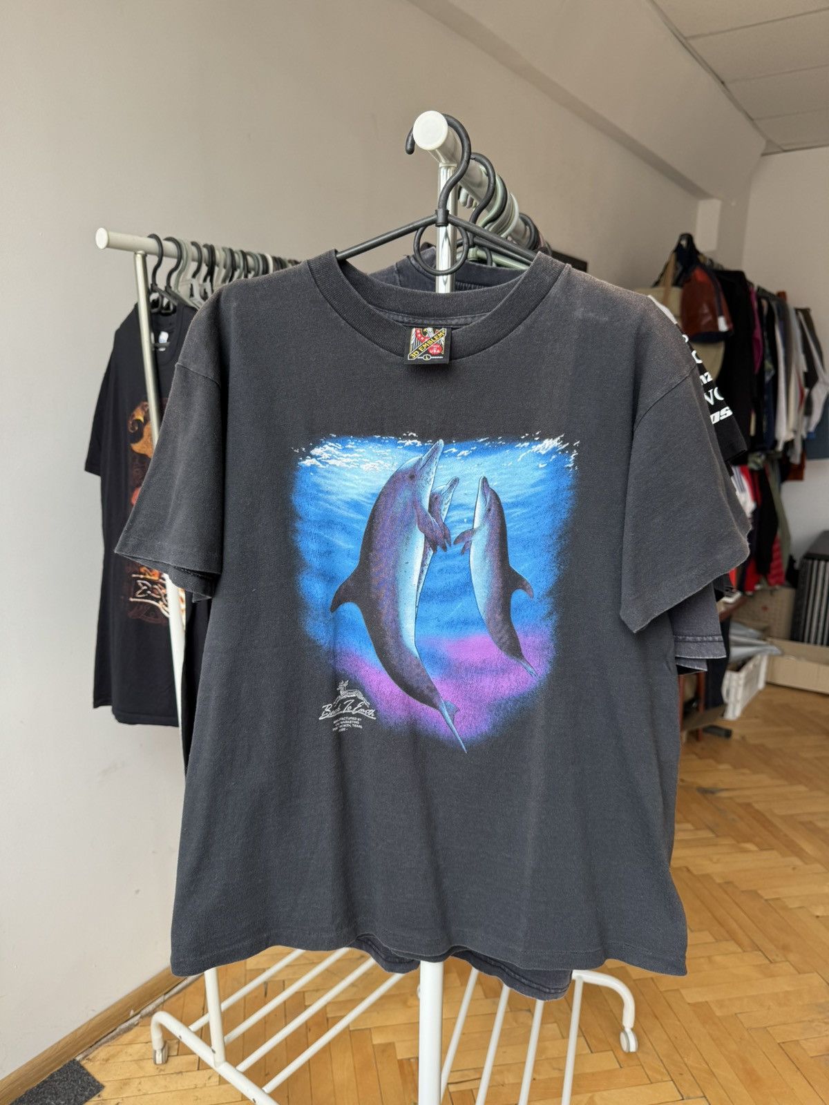 Vintage Vintage 1992 3D Emblem Dolphins T-shirt Size US L / EU 52-54 / 3 - 1 Thumbnail