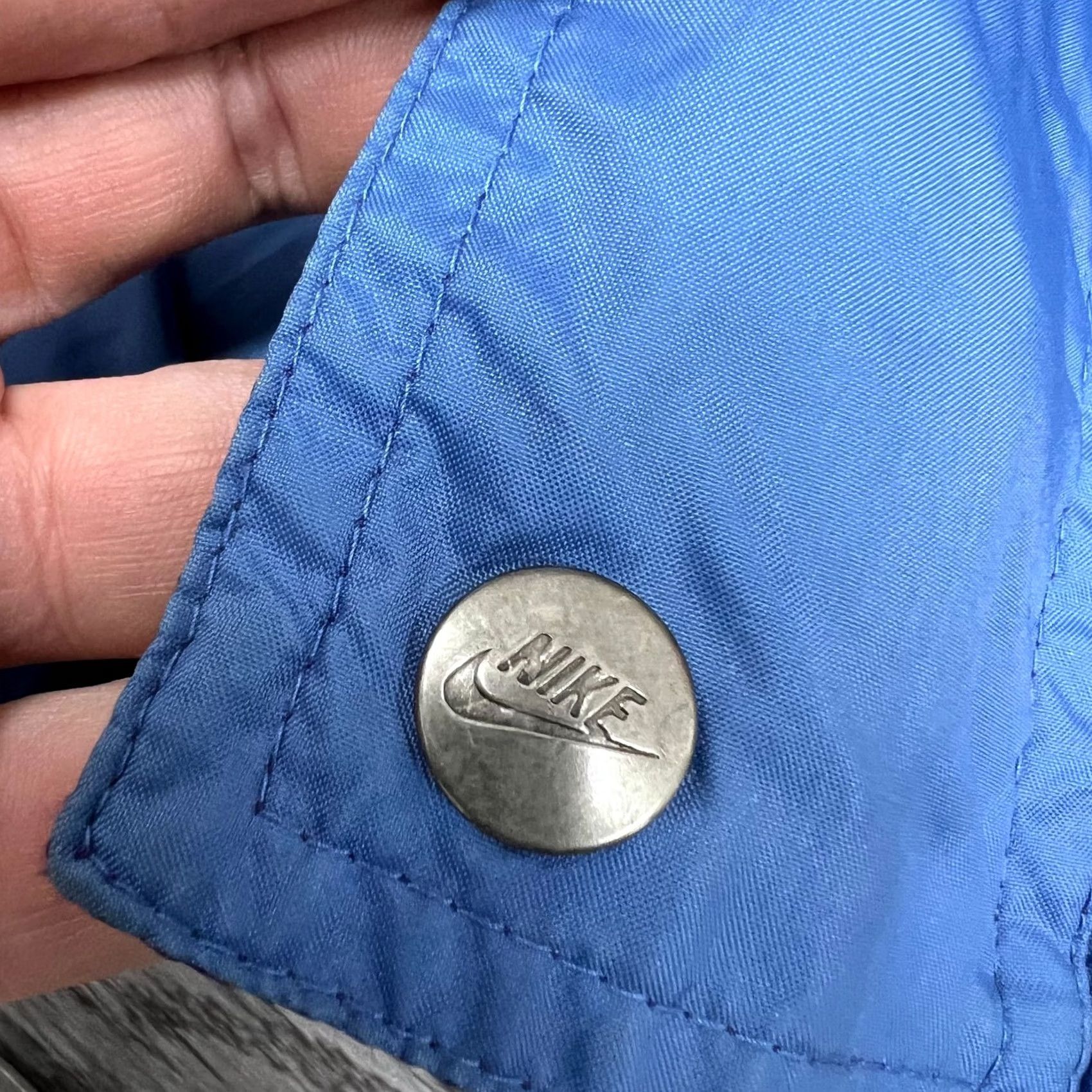 Nike Nike Vintage Nylon Jacket Windbreaker Big Logo Men's L Size US L / EU 52-54 / 3 - 4 Thumbnail