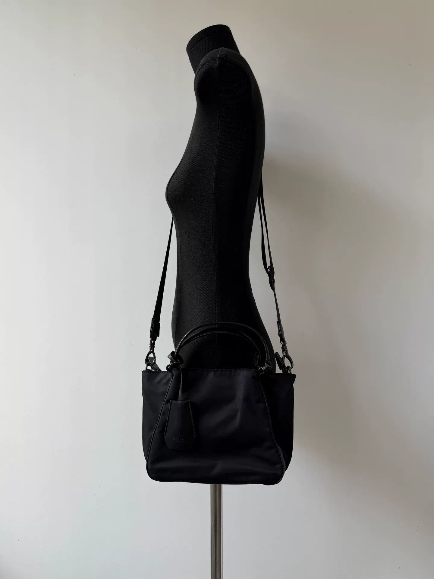 Yohji Yamamoto Yohji Yamamoto Waterproof Shoulder Bag Size ONE SIZE - 1 Thumbnail