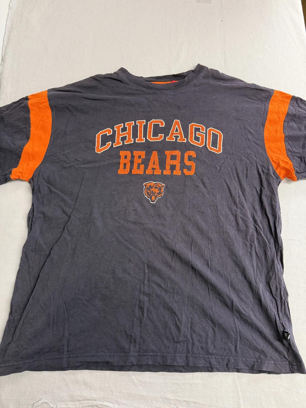 NFL Faded NFL Chicago Bears T-shirt Center Hit Bear Tee XXL Size US XXL / EU 58 / 5 - 1 Thumbnail