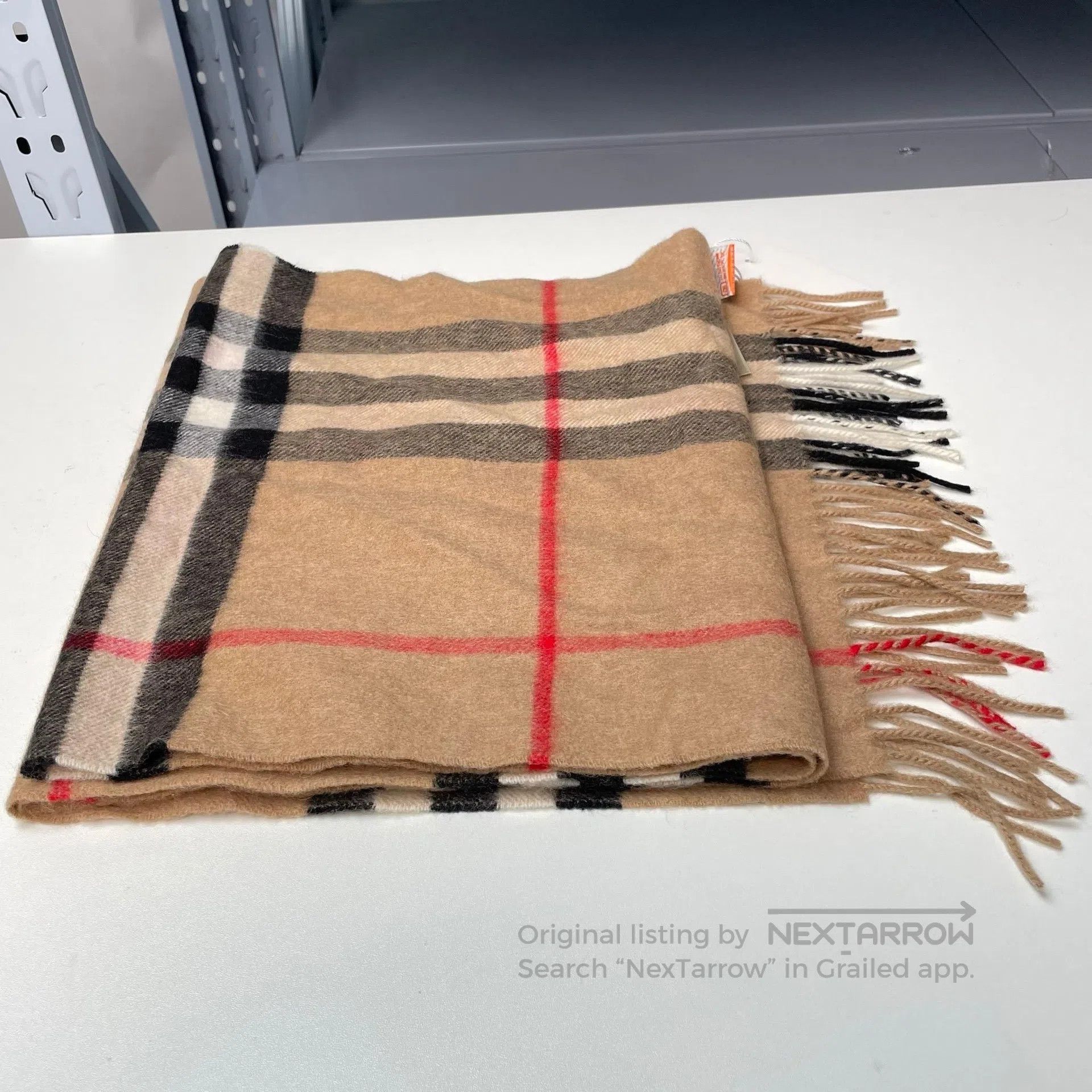 Burberry Burberry Classic plaid heart pattern 100% cashmere scarf| Size ONE SIZE - 9 Thumbnail