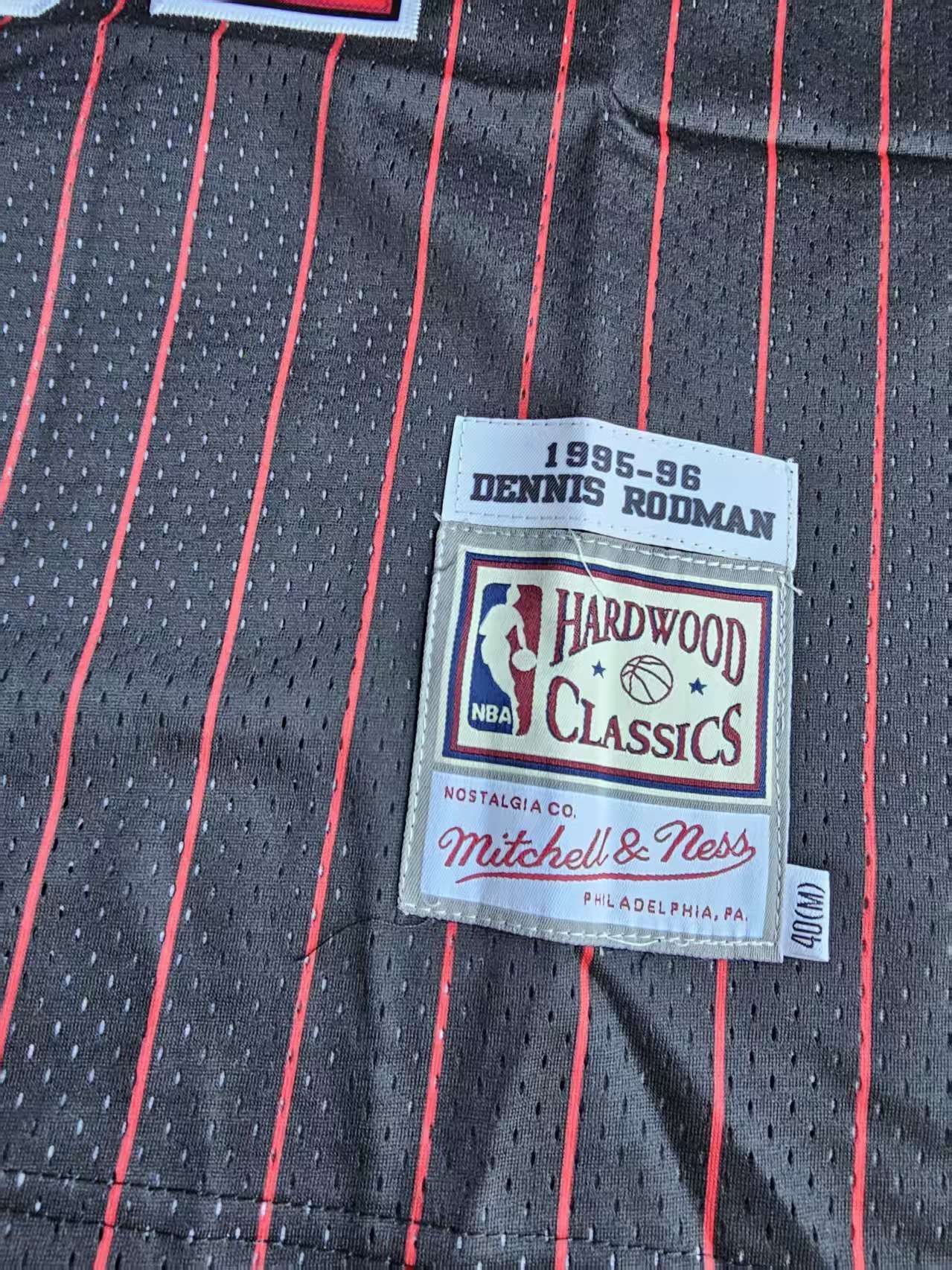 NBA 1995 96 Chicago Bulls 91 Dennis Rodman Jersey Size US M / EU 48-50 / 2 - 4 Thumbnail