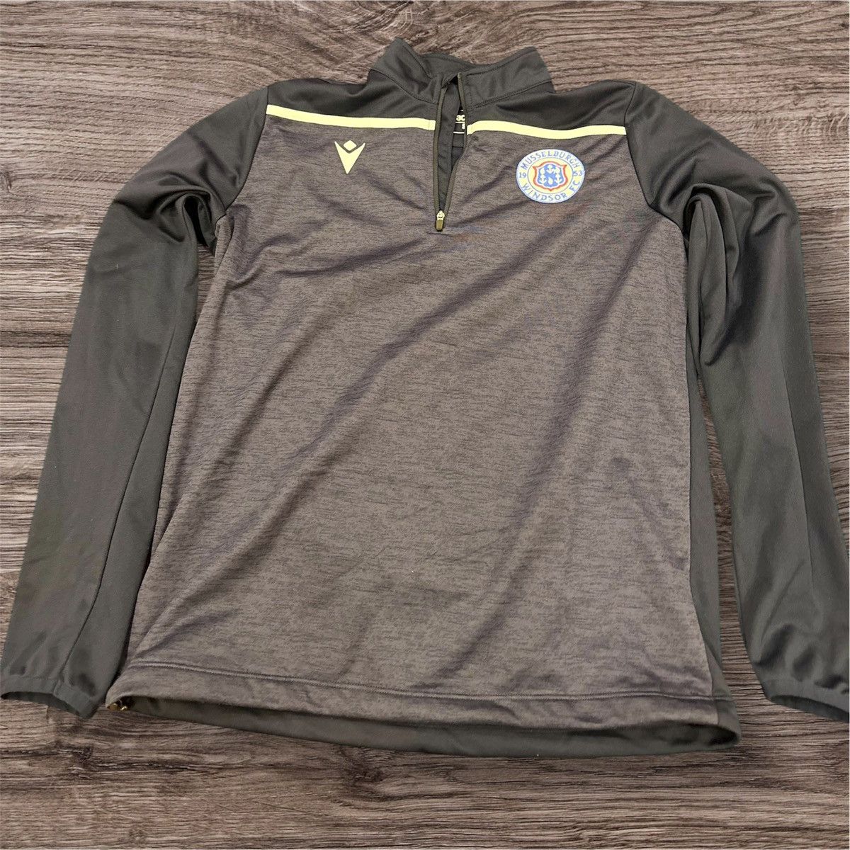 Designer × Macron Windsor FC Macron Training 1/4 Zip Size US S / EU 44-46 / 1 - 1 Thumbnail