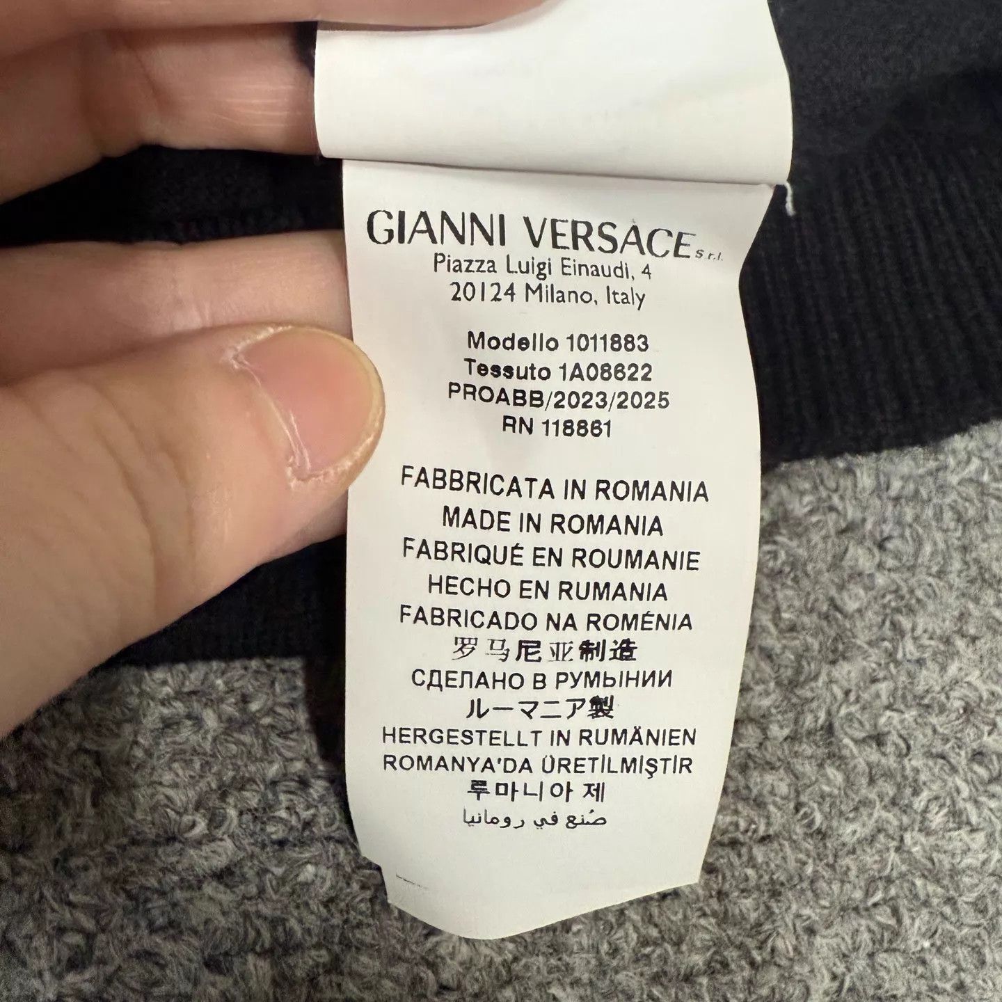 Versace Versace Black Embroidered Medusa Sweater 52 99 New Size US L / EU 52-54 / 3 - 4 Thumbnail