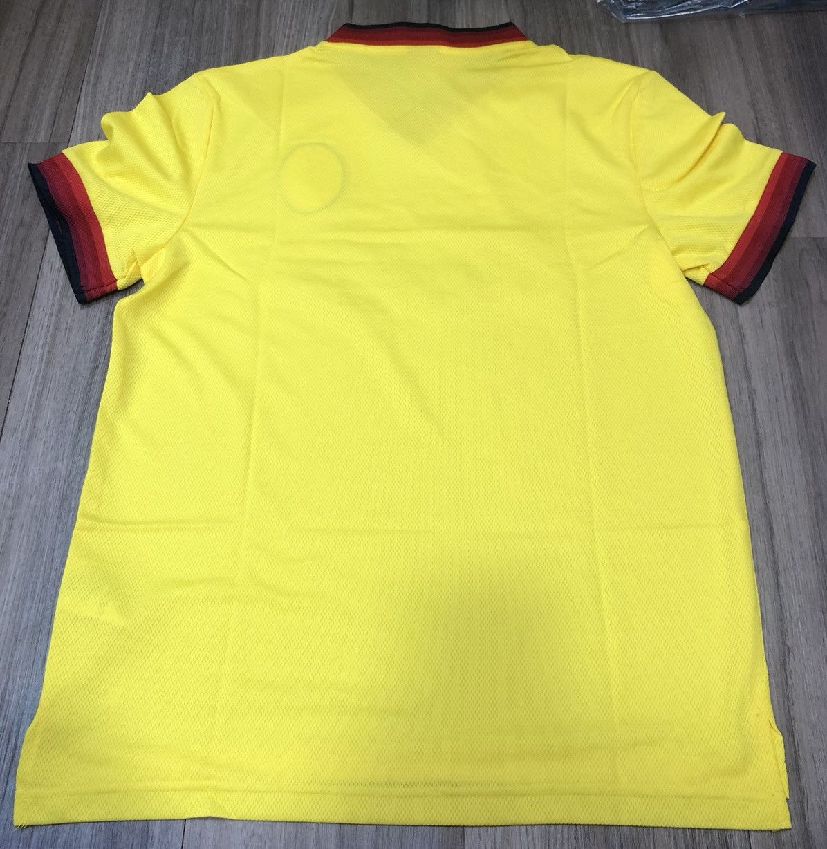 Vintage Liverpool 97/98 retro away shirt (Bnwt) Size US M / EU 48-50 / 2 - 2 Thumbnail