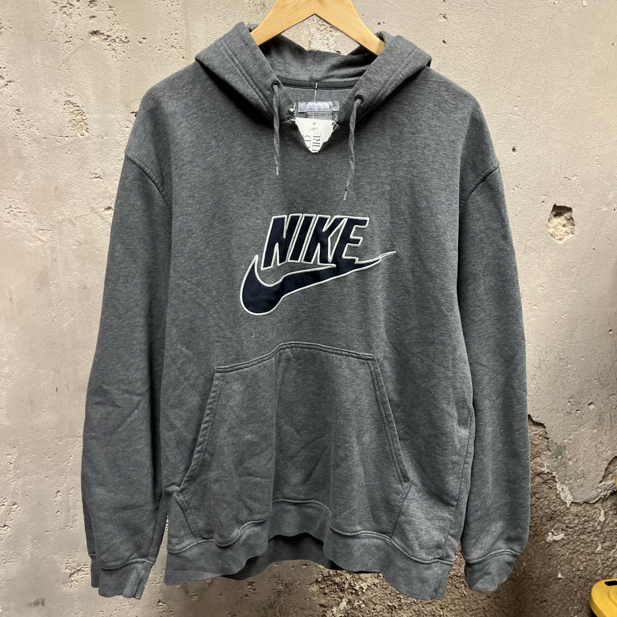 Nike Nike Vintage Y2K Gray Embroidered Swoosh Logo Fleece Hoodie Size US XL / EU 56 / 4 - 1 Thumbnail