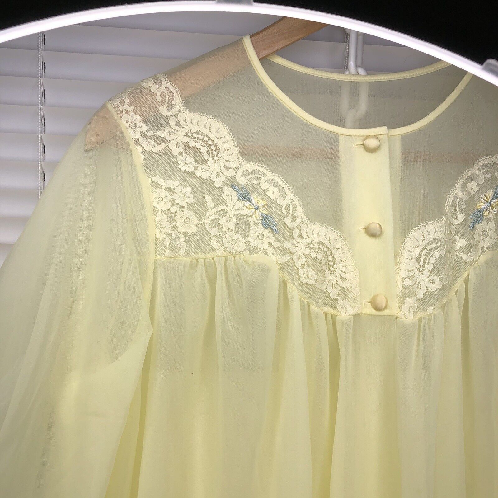 Other VTG SHADOWLINE Nylon Night Gown Peignoi Size S Yellow Sheer Size S / US 4 / IT 40 - 6 Thumbnail