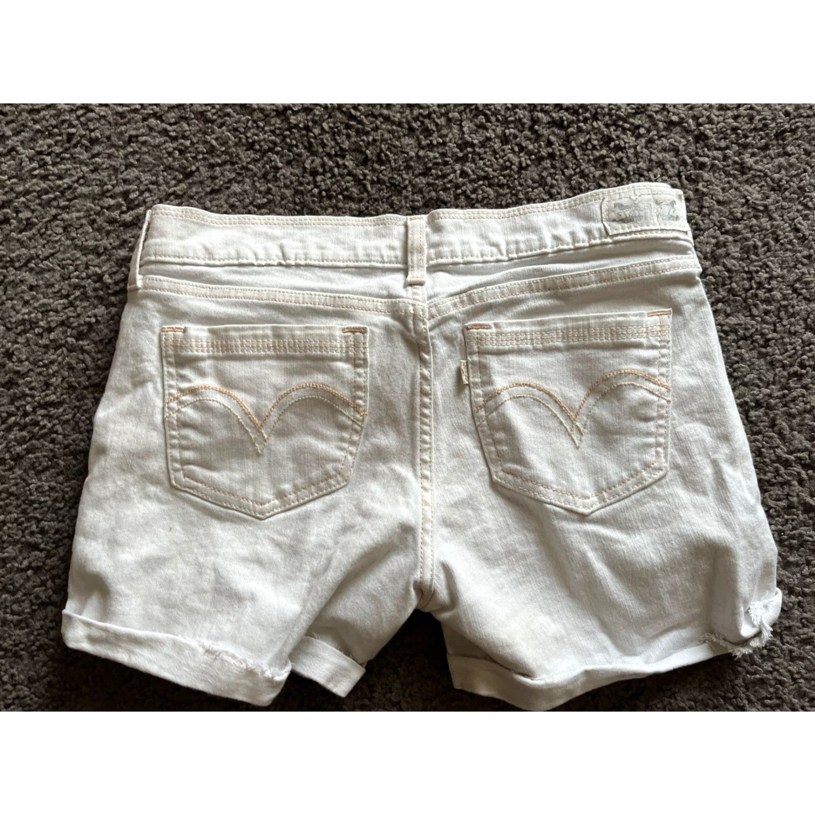 Levi's VINTAGE Levi's White Denim Shorts 28 Womens Bermuda 90s Cuffed Mid Rise Slim Fit Regular Size 28 White Denim Shorts Womens Size 28" / US 6 / IT 42 - 2 Thumbnail