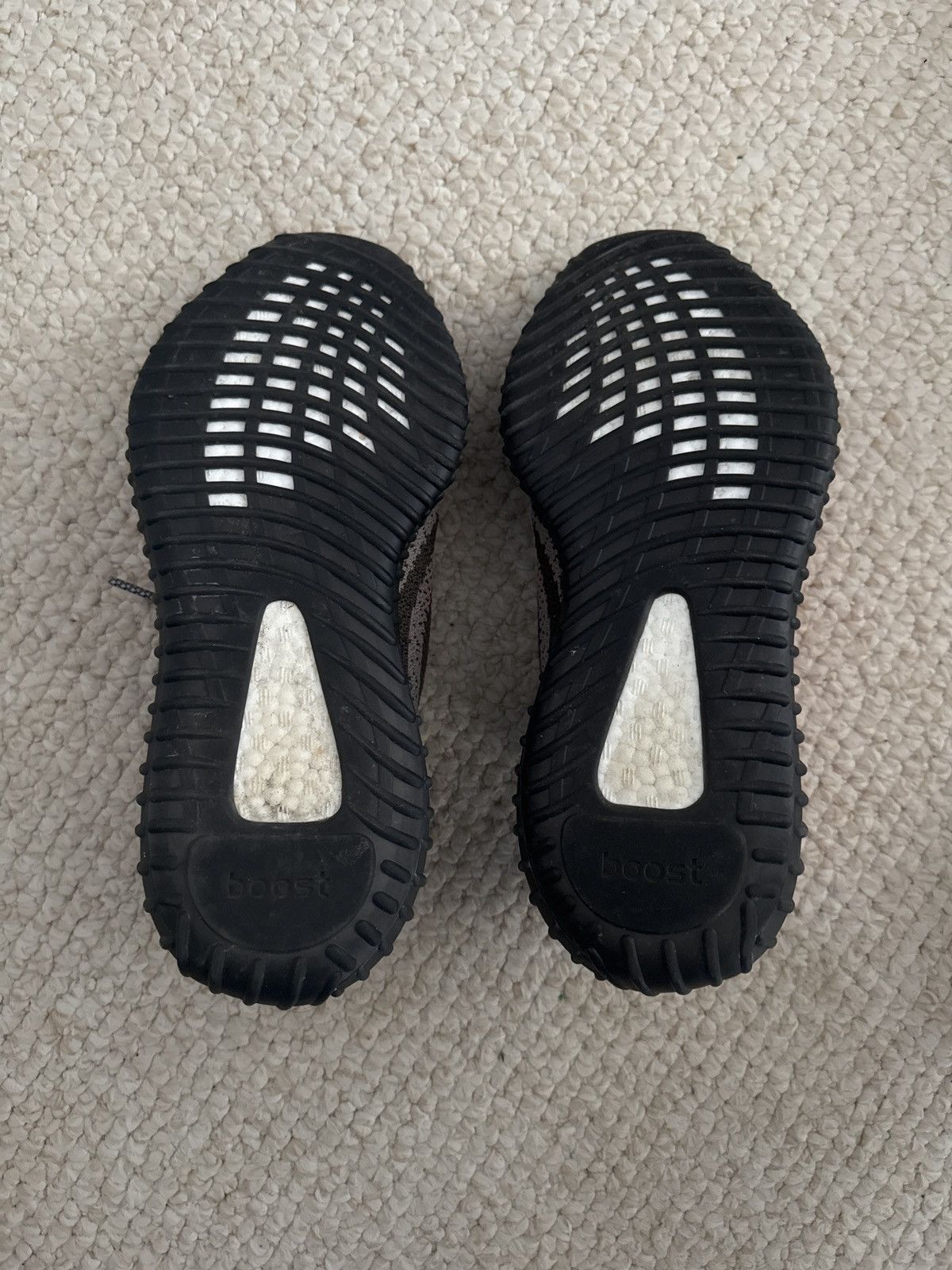 Adidas × Hypebeast × Kanye West Yeezy Boost 350 V2 Carbon Beluga Size US 10.5 / EU 43-44 - 5 Thumbnail