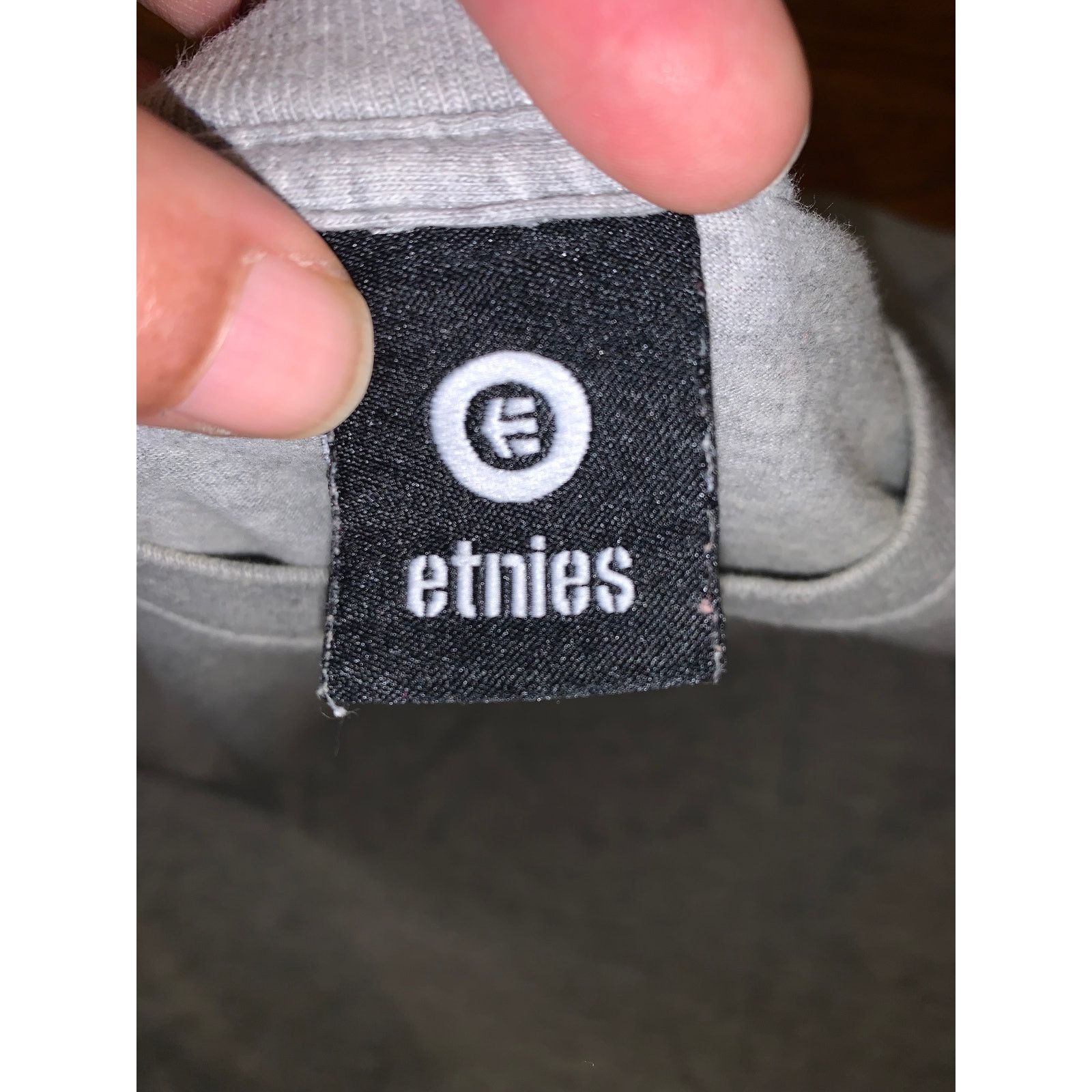 Etnies × Other × Vintage Vintage Etnies Skate T Shirt Large Gray Y2K Logo Tee Size US L / EU 52-54 / 3 - 7 Thumbnail