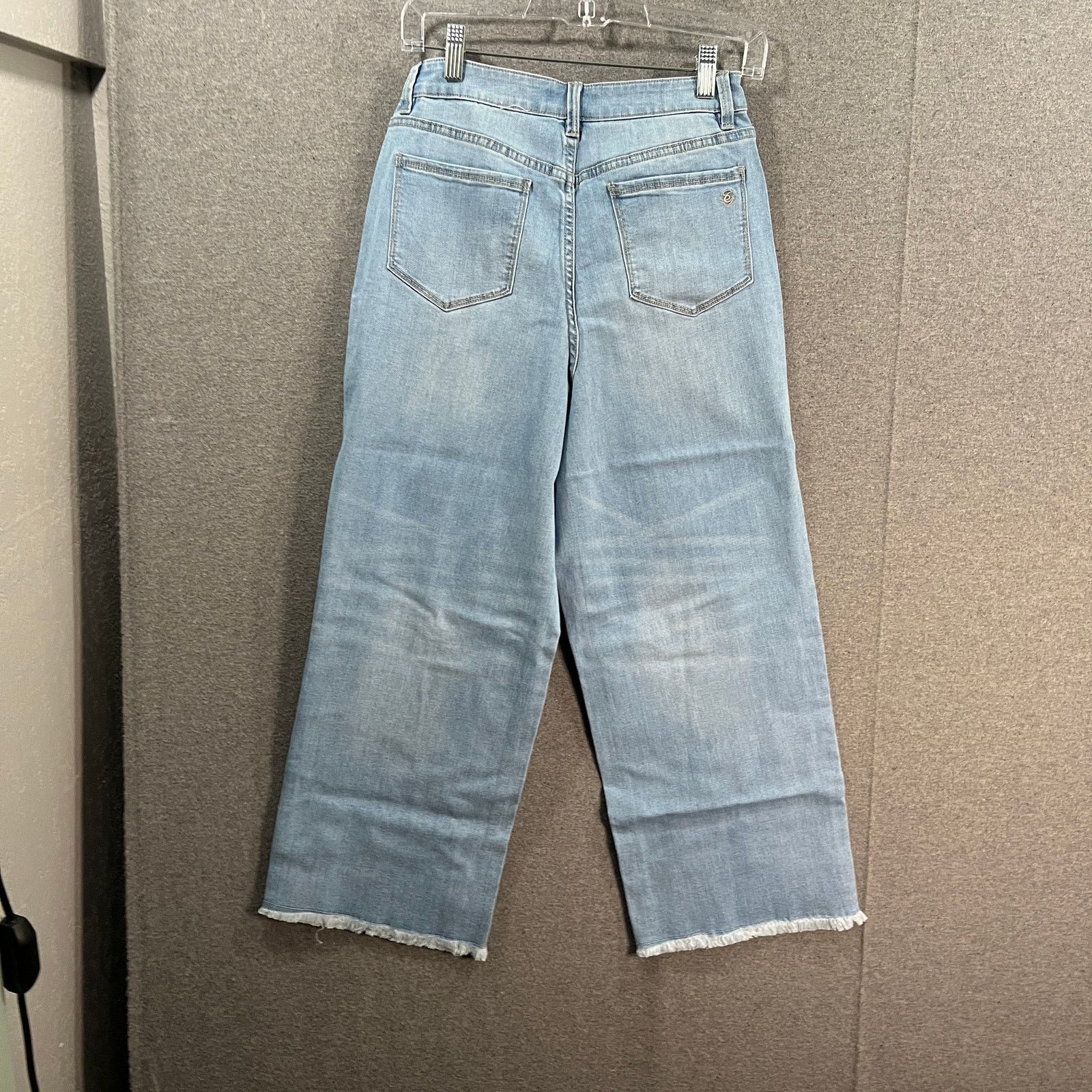 Other Susan Graver Regular Wide Leg Crop Jean with Frayed Hem Ligh Size 28" / US 6 / IT 42 - 2 Thumbnail