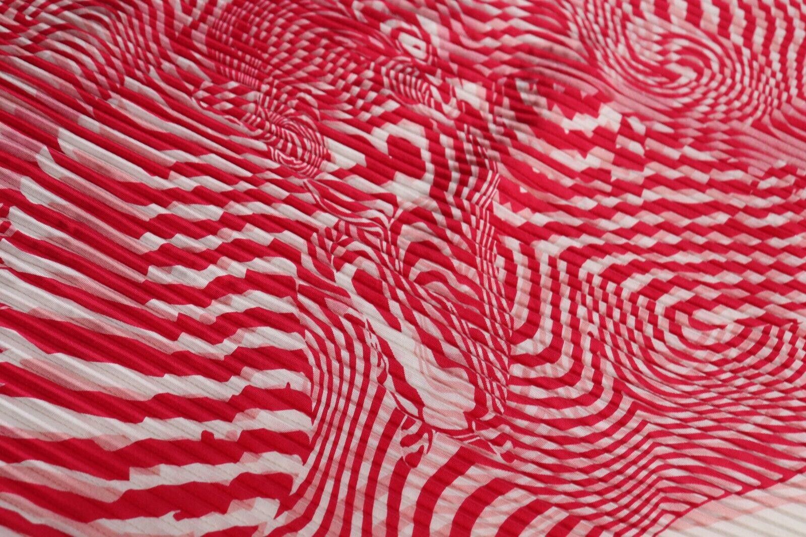 Hermes Hermès Red "Onde de Chic" Dimitri Rybaltchenko Plisse Scarf Size ONE SIZE - 8 Thumbnail