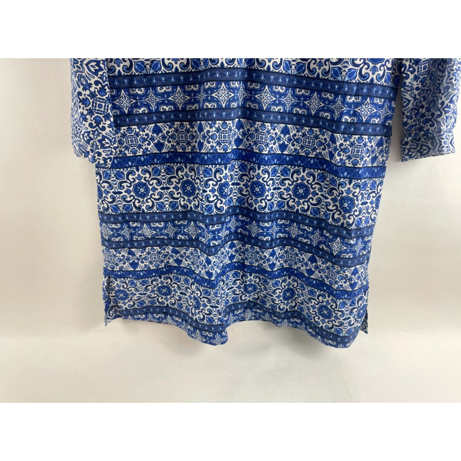 Lands' End Lands' End Dress Women's Small Blue White Floral Short Sleeve V-Neck Pullover Shirt Dress Mens Women? Size S / US 4 / IT 40 - 4 Thumbnail