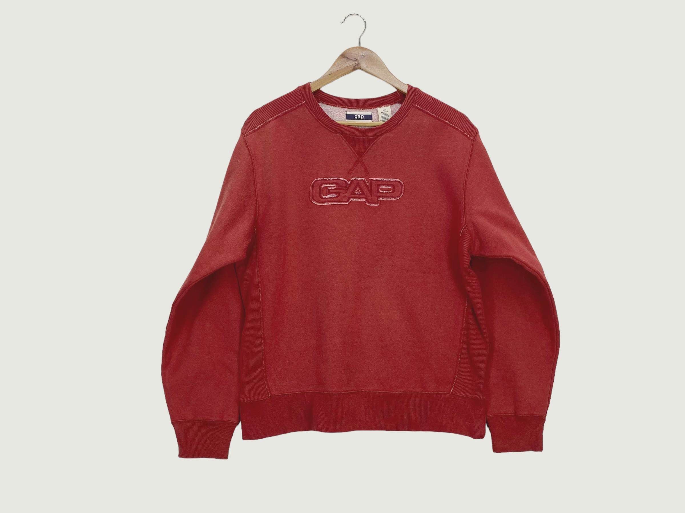 Gap Vintage Gap Red Embroidered Logo Sweatshirt Pullover 90s Size US S / EU 44-46 / 1 - 1 Thumbnail