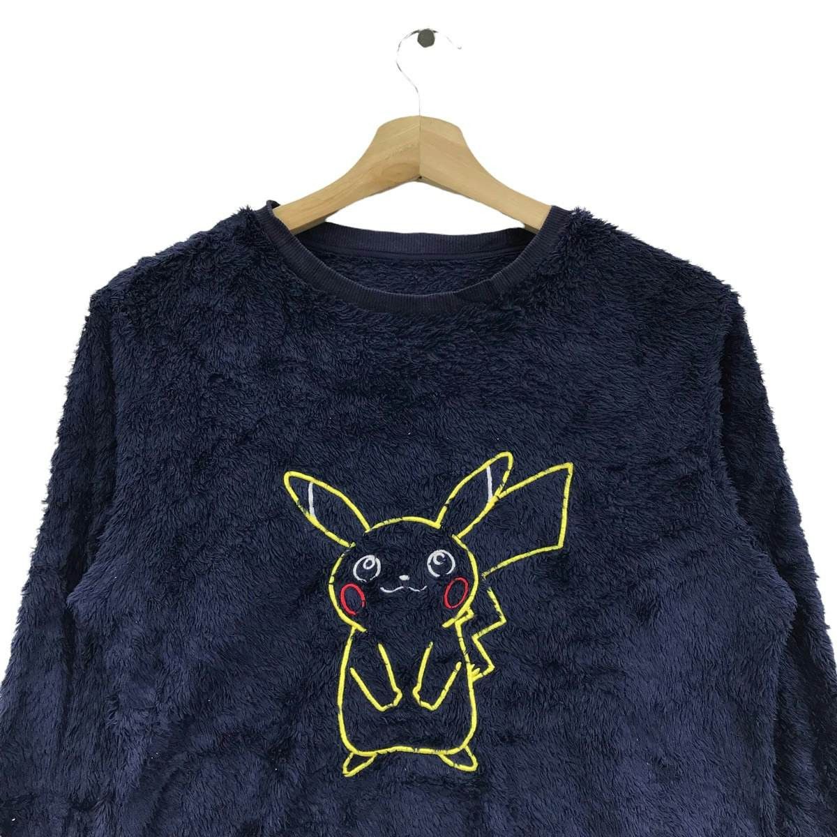 Vtg UNIQLO x POKEMON PIKACHU Nintendo Fleece Sweatshirt