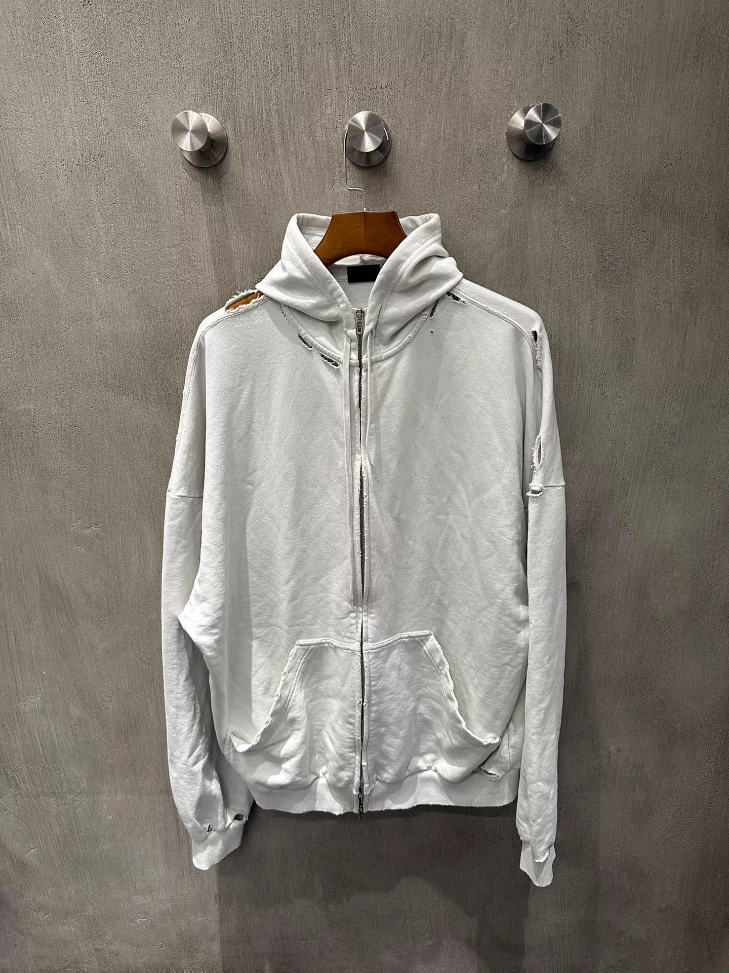 Balenciaga Balenciaga Tape Logo White Zip Hoodie 4 Size US XL / EU 56 / 4 - 1 Thumbnail