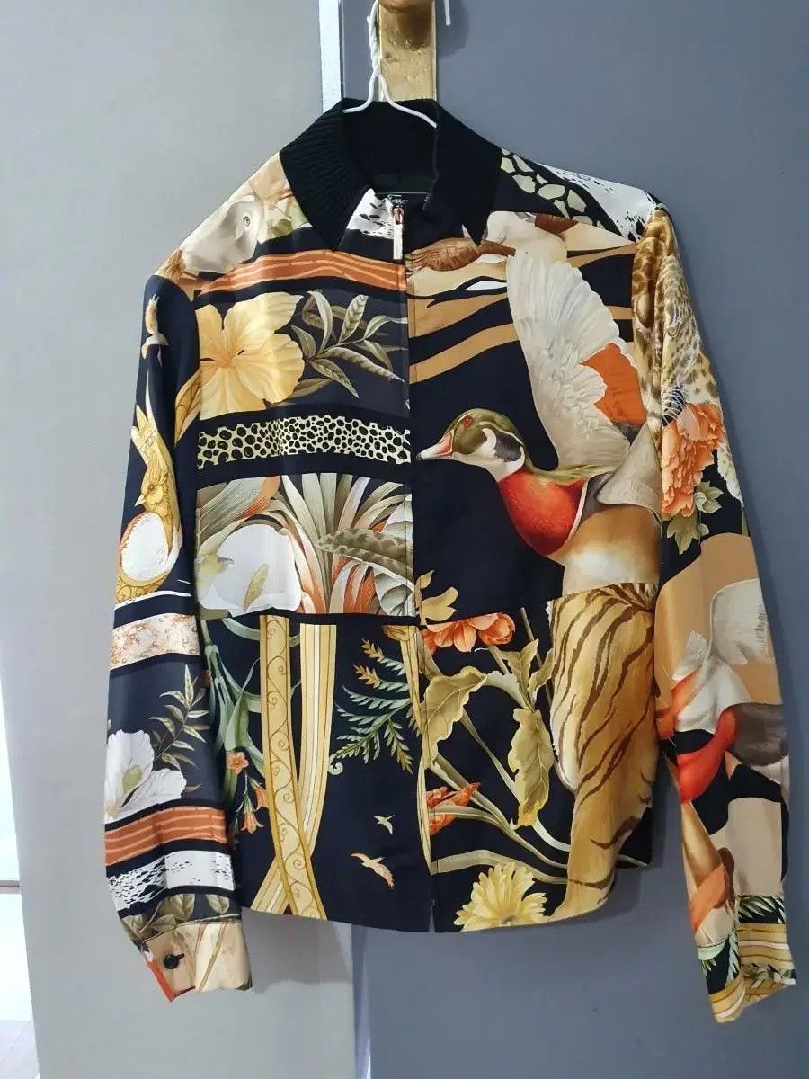 Salvatore Ferragamo Vintage Salvatore Ferragamo 90's Full Print Luxury Jacket Size US L / EU 52-54 / 3 - 3 Thumbnail