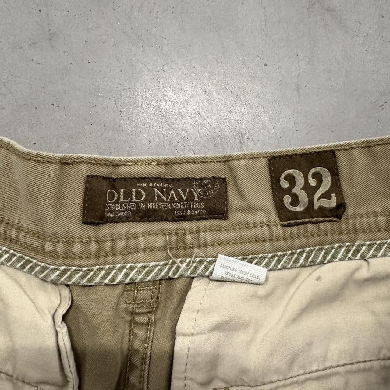Vintage Crazy Vintage Y2K/2000s Tan Khaki Old Navy Cargo Shorts Essential! Size US 32 / EU 48 - 3 Thumbnail