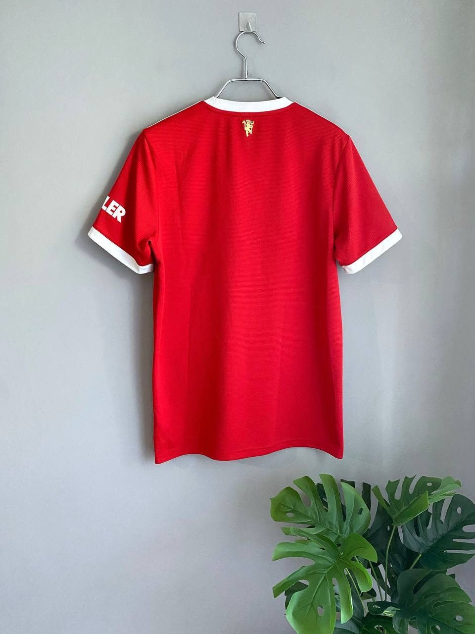 Adidas Manchester United 2021/22 Home Soccer Jersey, Size M H31447 Size US M / EU 48-50 / 2 - 9 Thumbnail