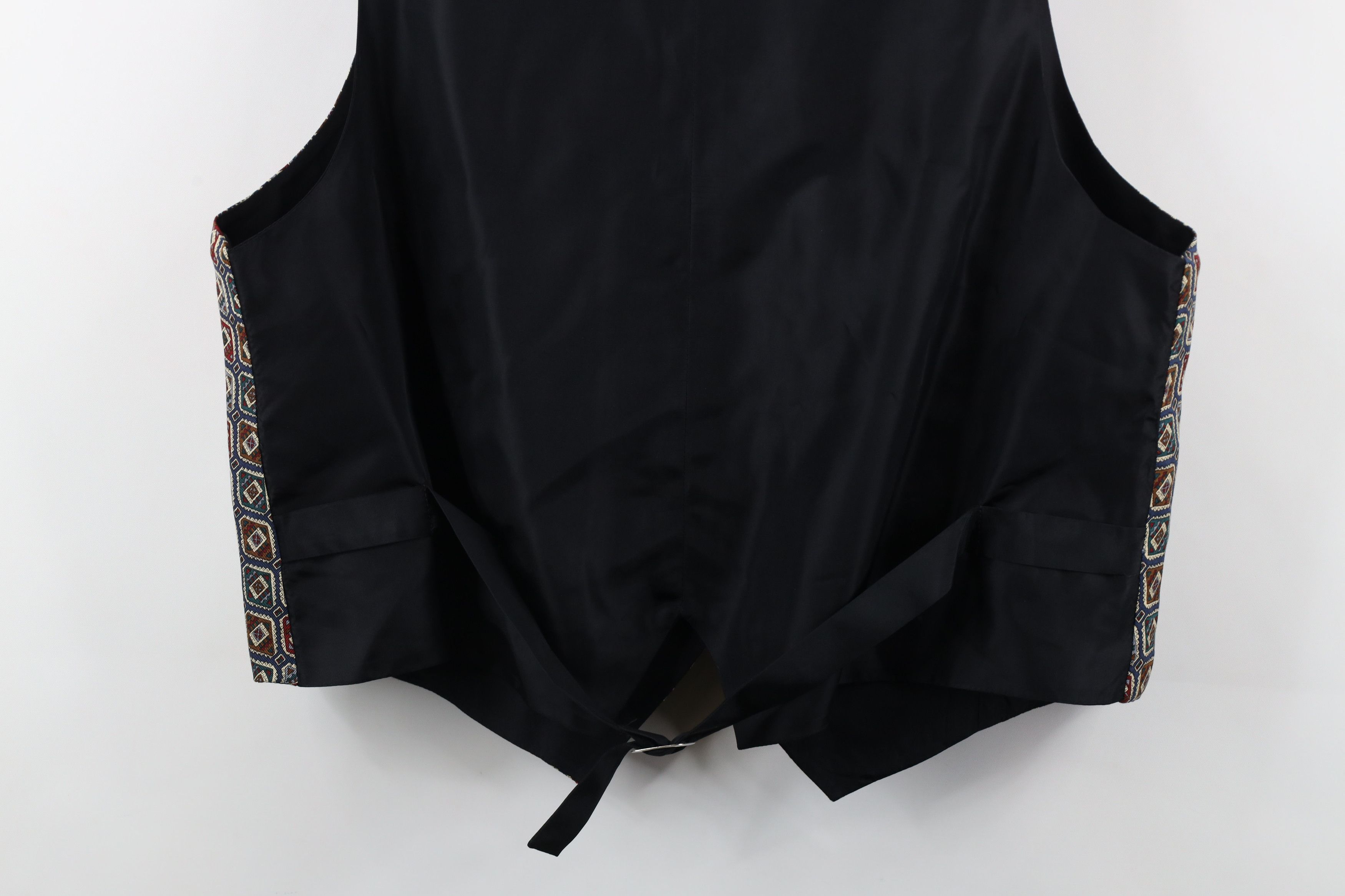Vintage Vintage 90s Streetwear Geometric Buckle Back Vest Jacket USA Size US L / EU 52-54 / 3 - 11 Thumbnail