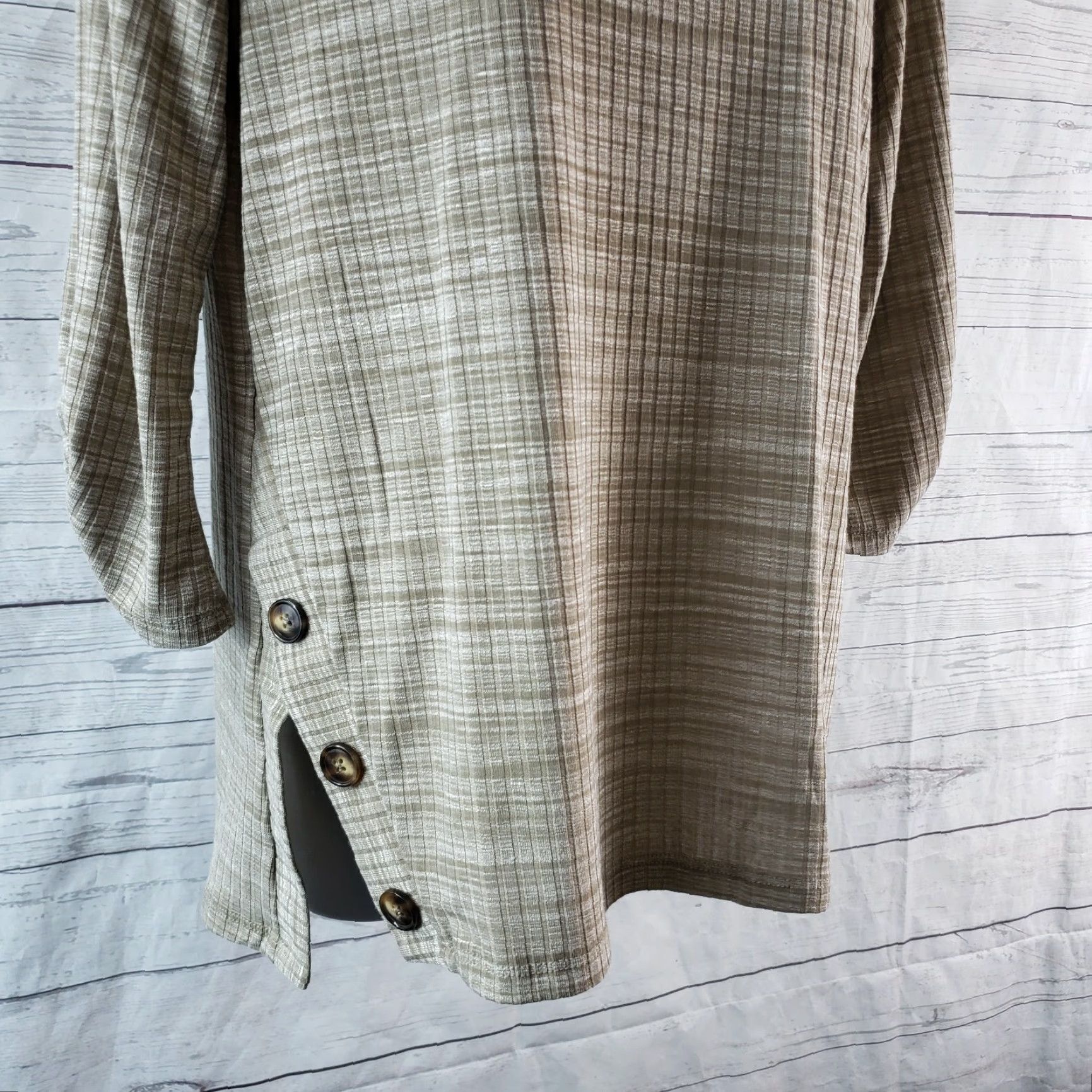 Vintage Fortune + Ivy Keira Button Detail Knit Top Blouse Womens S Small Taupe Brown 3/4 Sleeve Round Neck Pullover Knit Top Vintage No Mens Womens Size S / US 4 / IT 40 - 4 Thumbnail