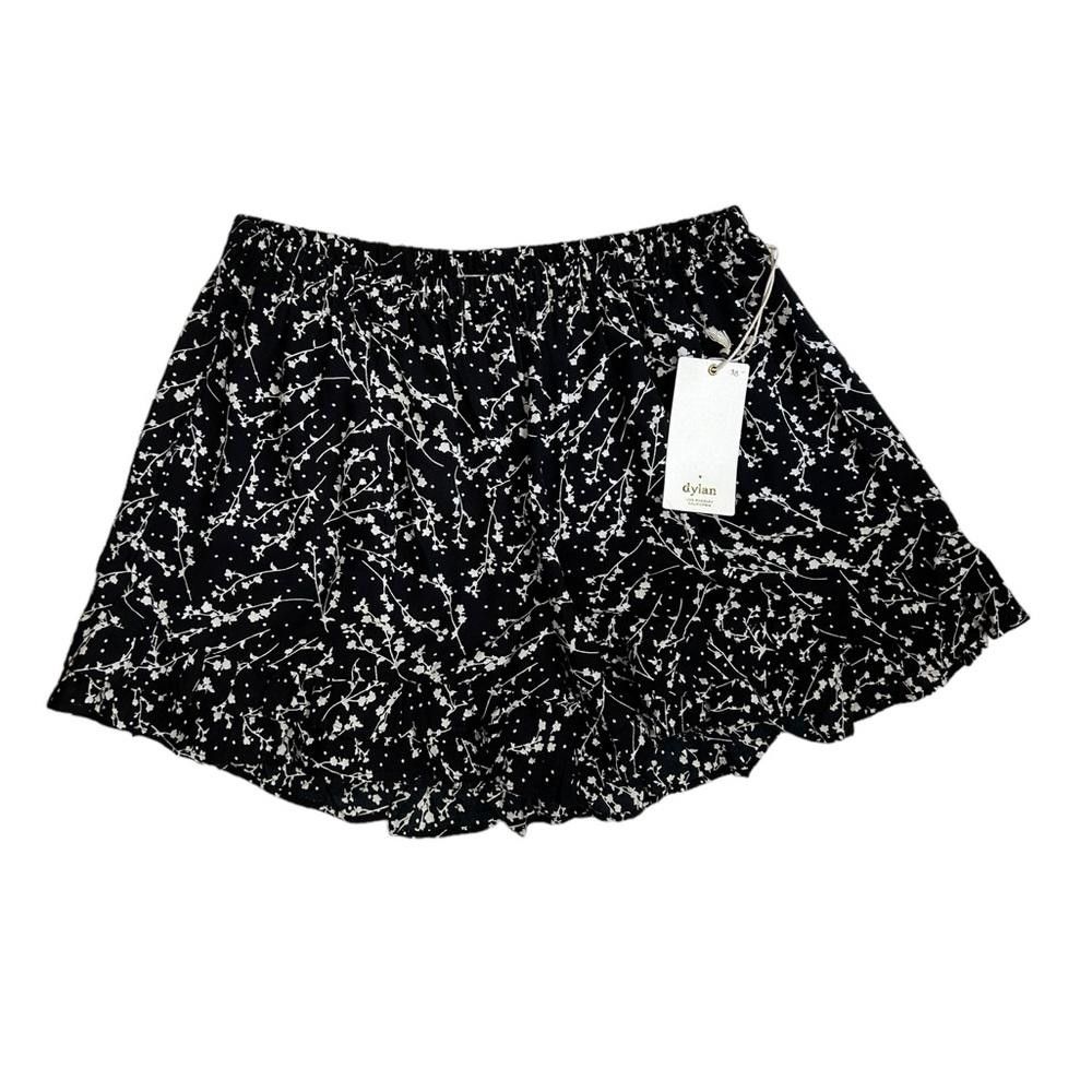 dylan dylan l NWT Black White Floral Pull On Shorts Small Size 28" / US 6 / IT 42 - 1 Thumbnail