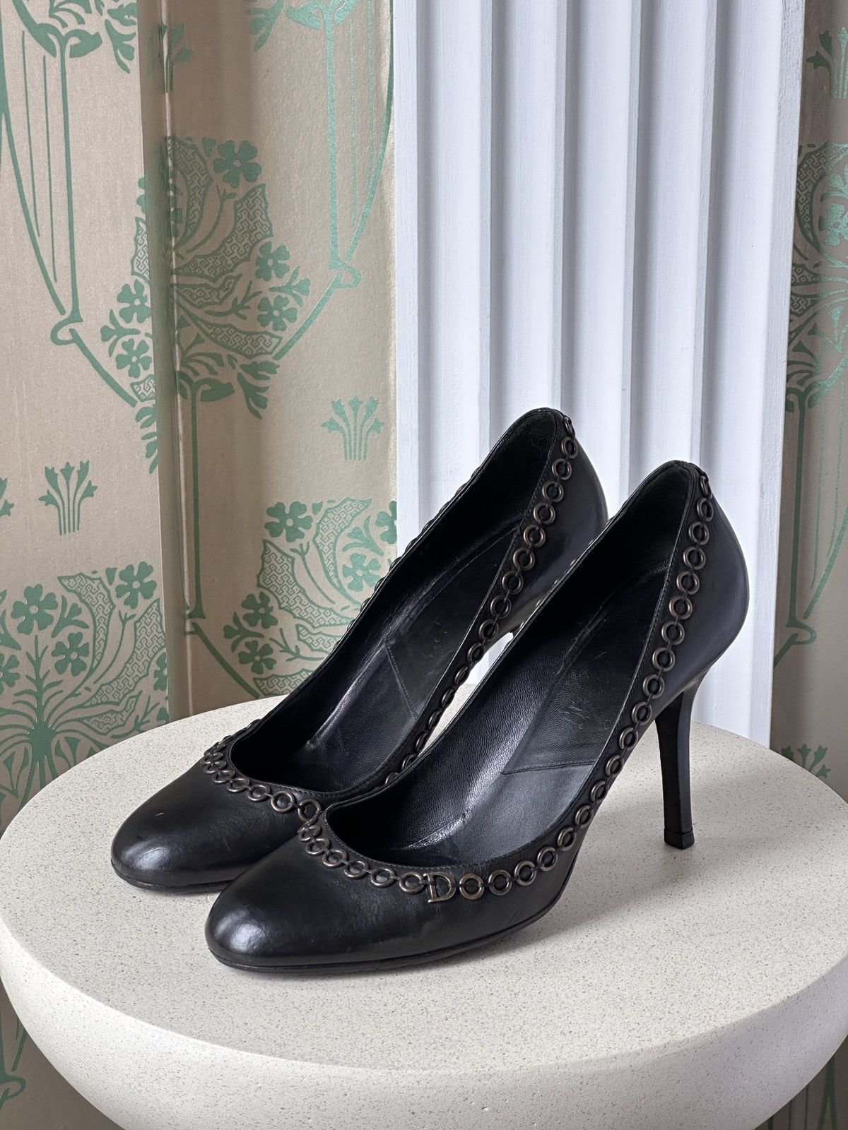 Dior DIOR Black Leather Chain Detail Pumps CD Logo EU 39 / US 9 Size US 9 / IT 39 - 1 Thumbnail