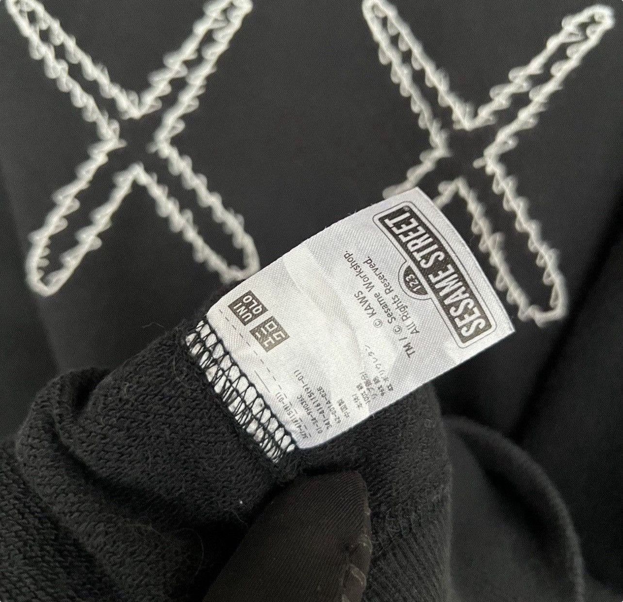Kaws × Uniqlo Kaws x Uniqlo x Kaws Sesame Street Black Sweatshirt Size US S / EU 44-46 / 1 - 8 Thumbnail