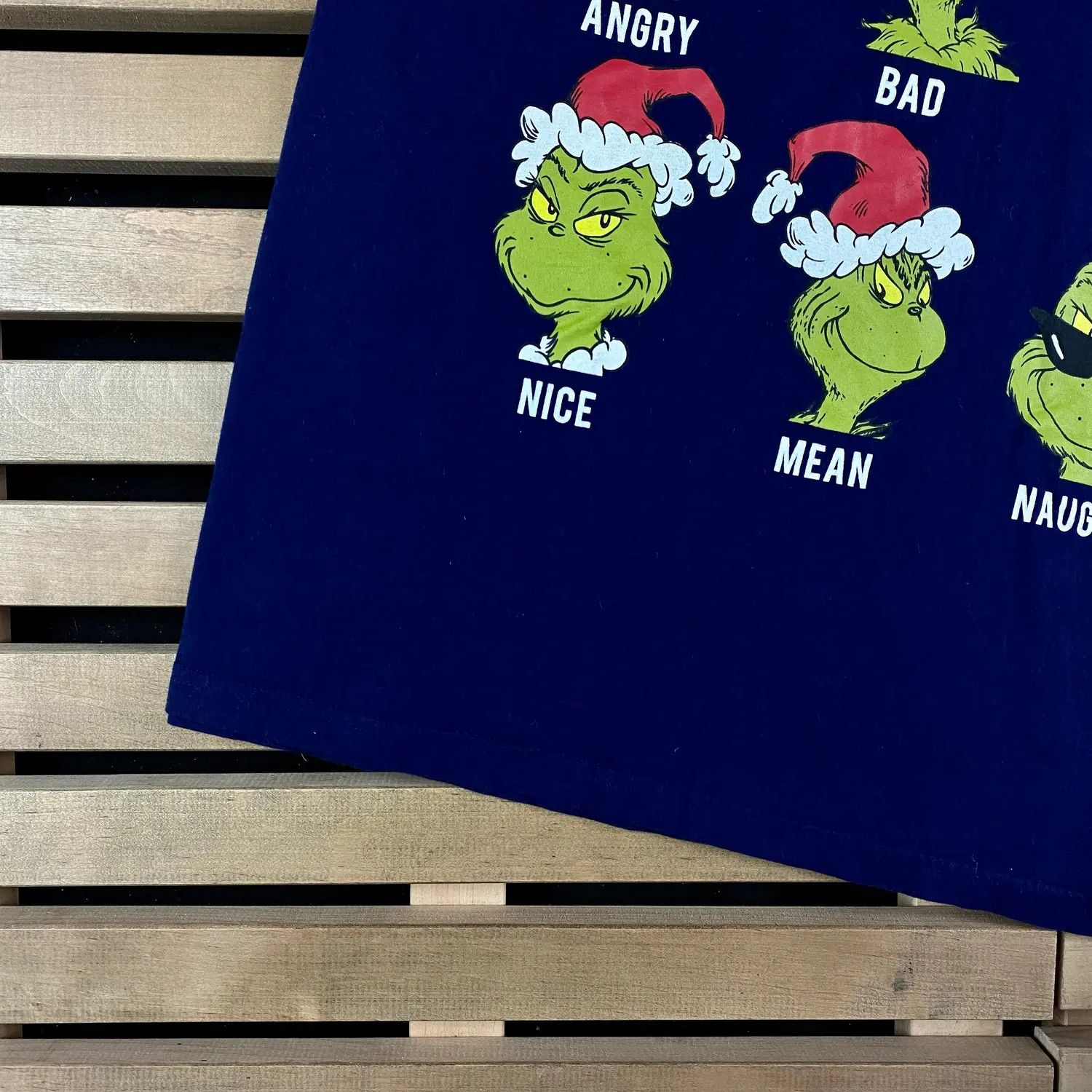 Other Mens Vintage T Shirt Grinch Holiday Moods Size L Size US L / EU 52-54 / 3 - 3 Thumbnail