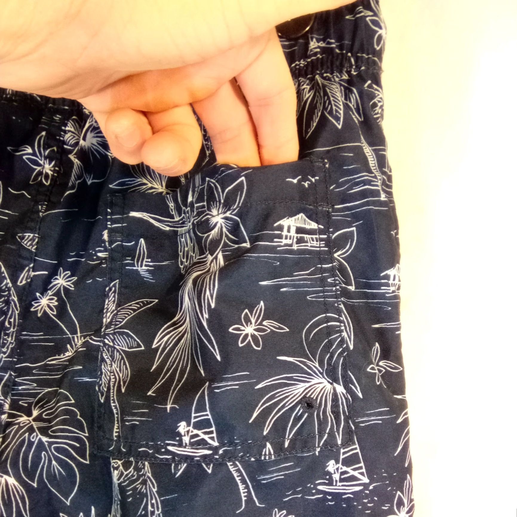 Vintage Goodfellow & Co. Swim Shorts Men 32 Floral Blue Polyester Fast Dry Pockets Drawstring Mid 10in Tropical Tropical Surfer Casual Size US 32 / EU 48 - 6 Thumbnail