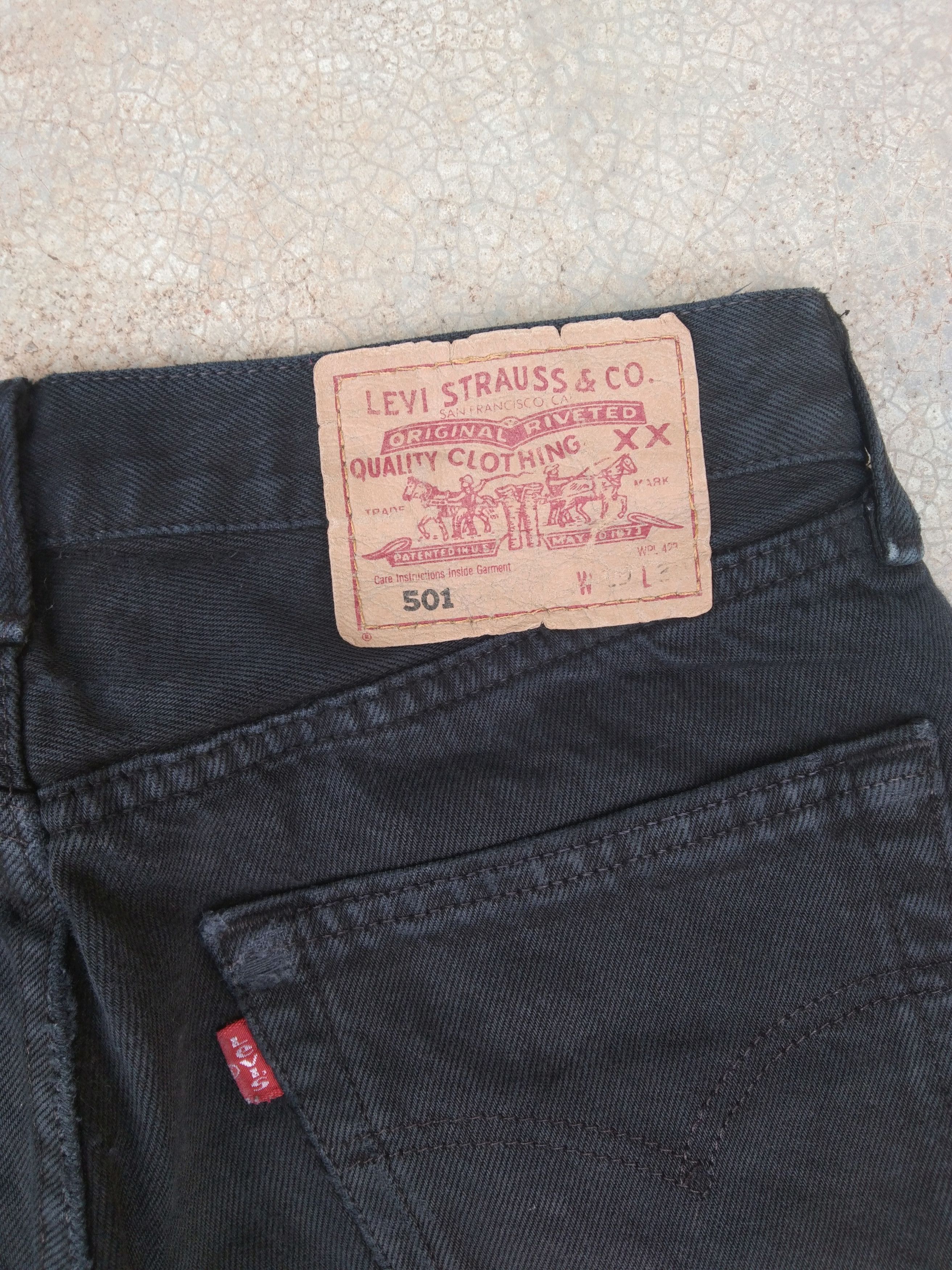 Levi's Vintage Levi's 501 Black Distressed Jeans 27x28 Size US 27 - 4 Thumbnail