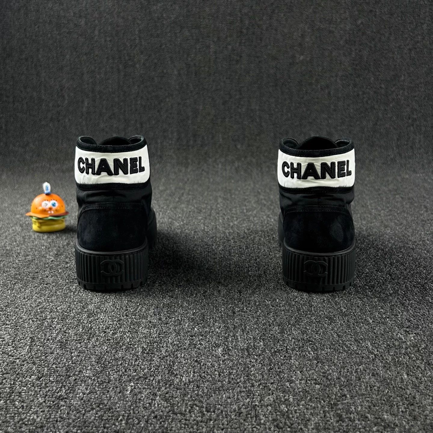 Chanel Chanel Coco Cookie High-Top Sneakers EUR 36 Mint Size US 5 / IT 35 - 5 Thumbnail
