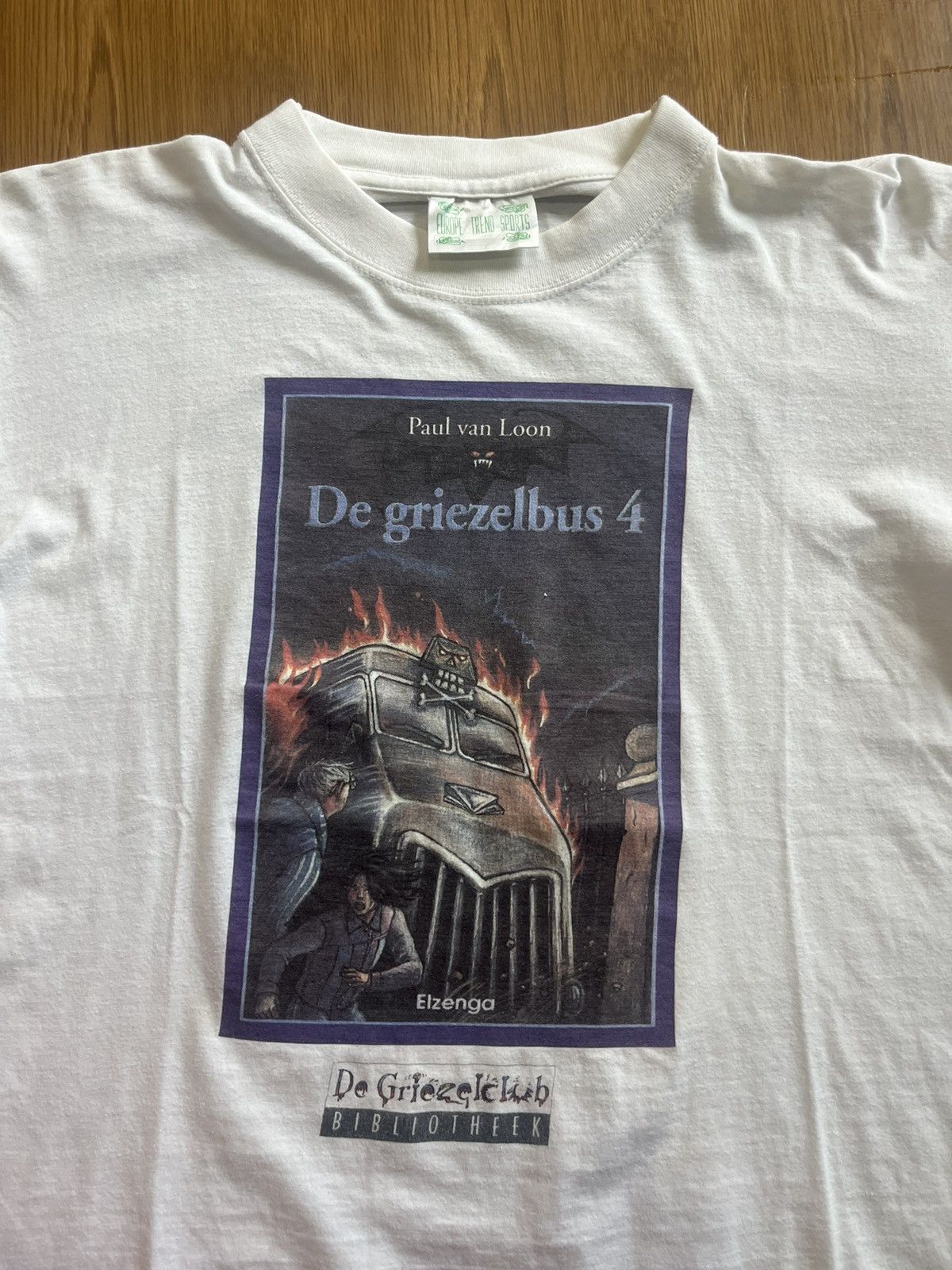 Arts & Science Vtg De griezelbus 4 by Paul Van Loon 98’s tshirt Size US S / EU 44-46 / 1 - 6 Thumbnail