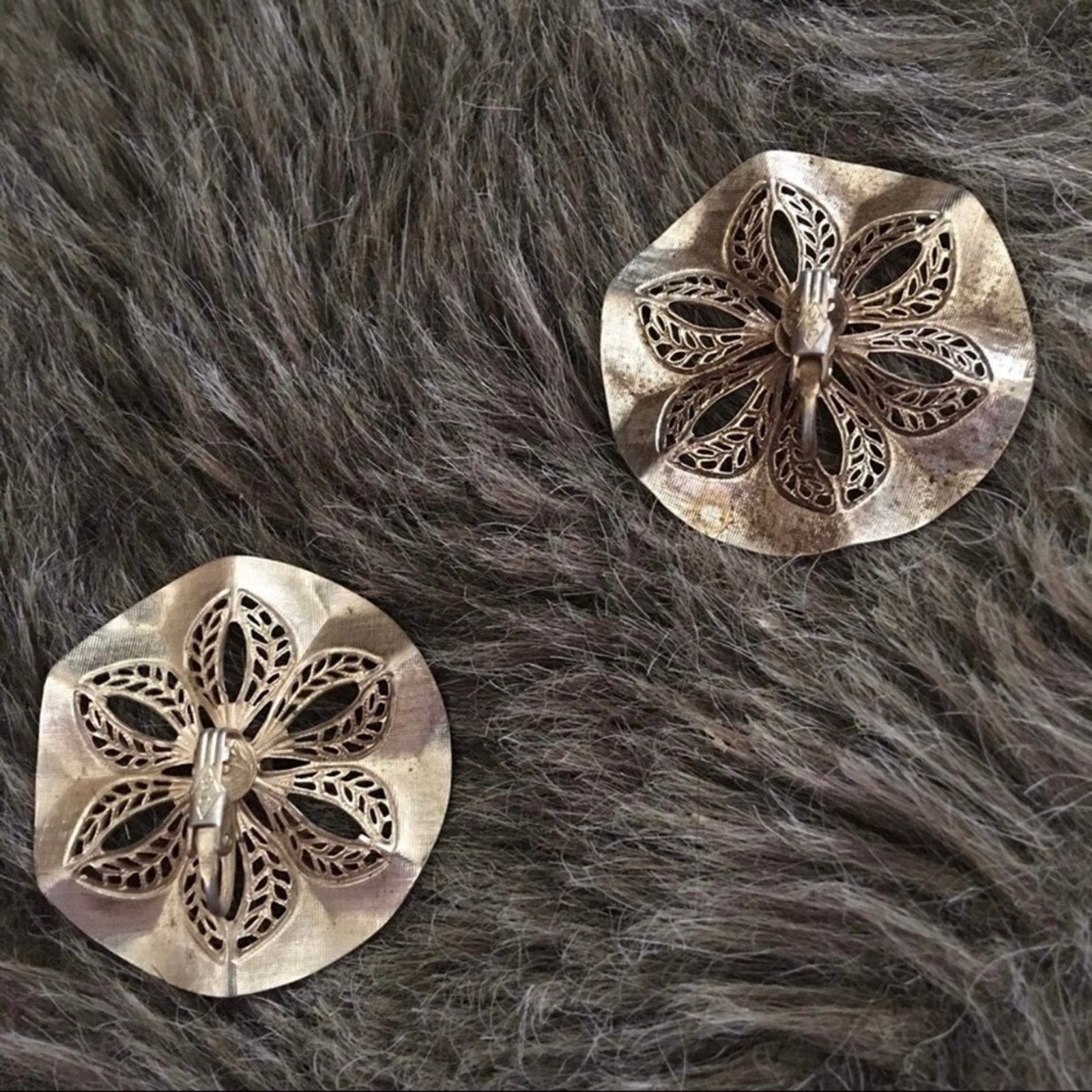 Vintage Vintage 70s Sarah Coventry gold tone clip earrings Size ONE SIZE - 2 Thumbnail