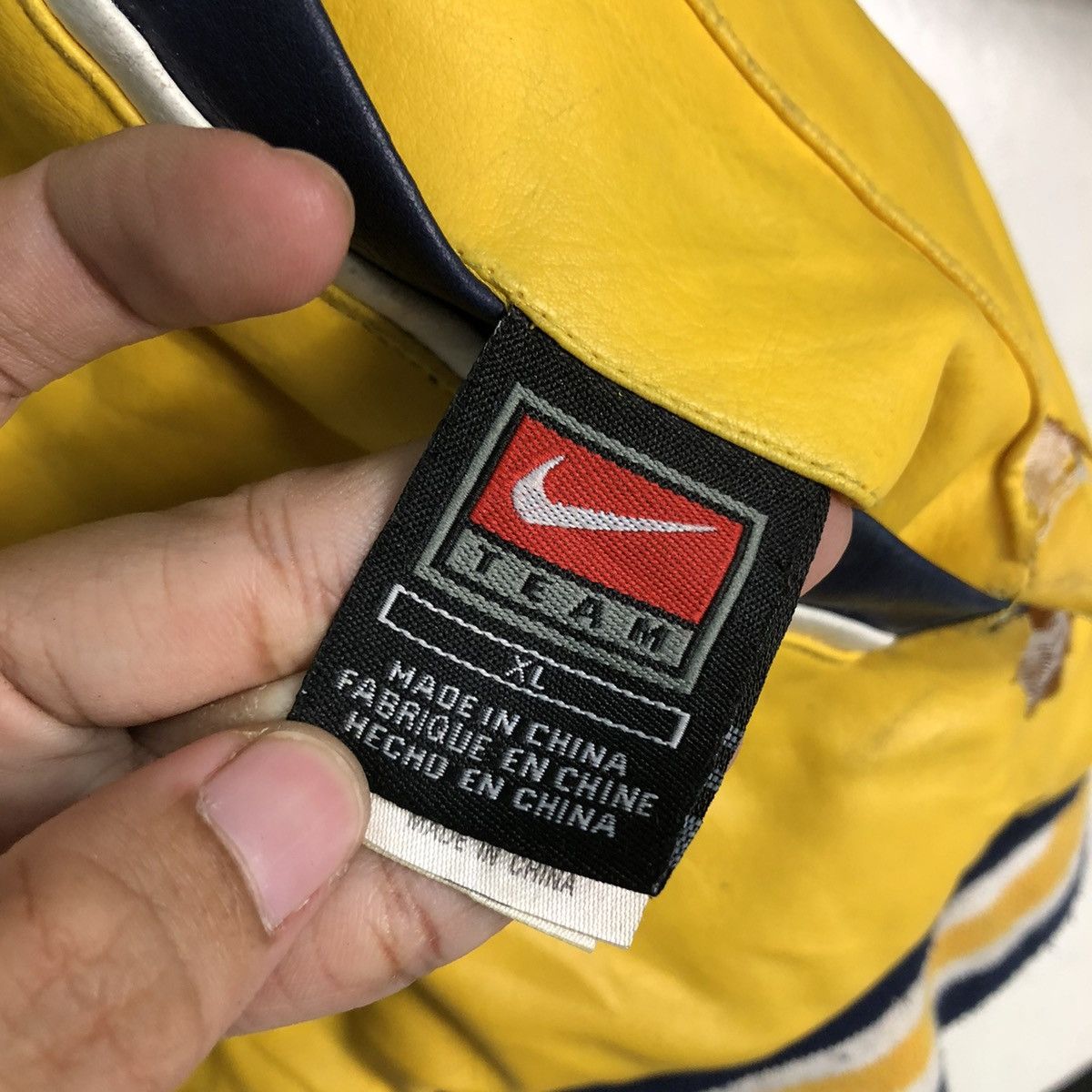 NBA 🔥VINTAGE REVERSIBLE BOMBER JACKET NIKE NBA TEAM BIG LOGO Size US XL / EU 56 / 4 - 22 Thumbnail